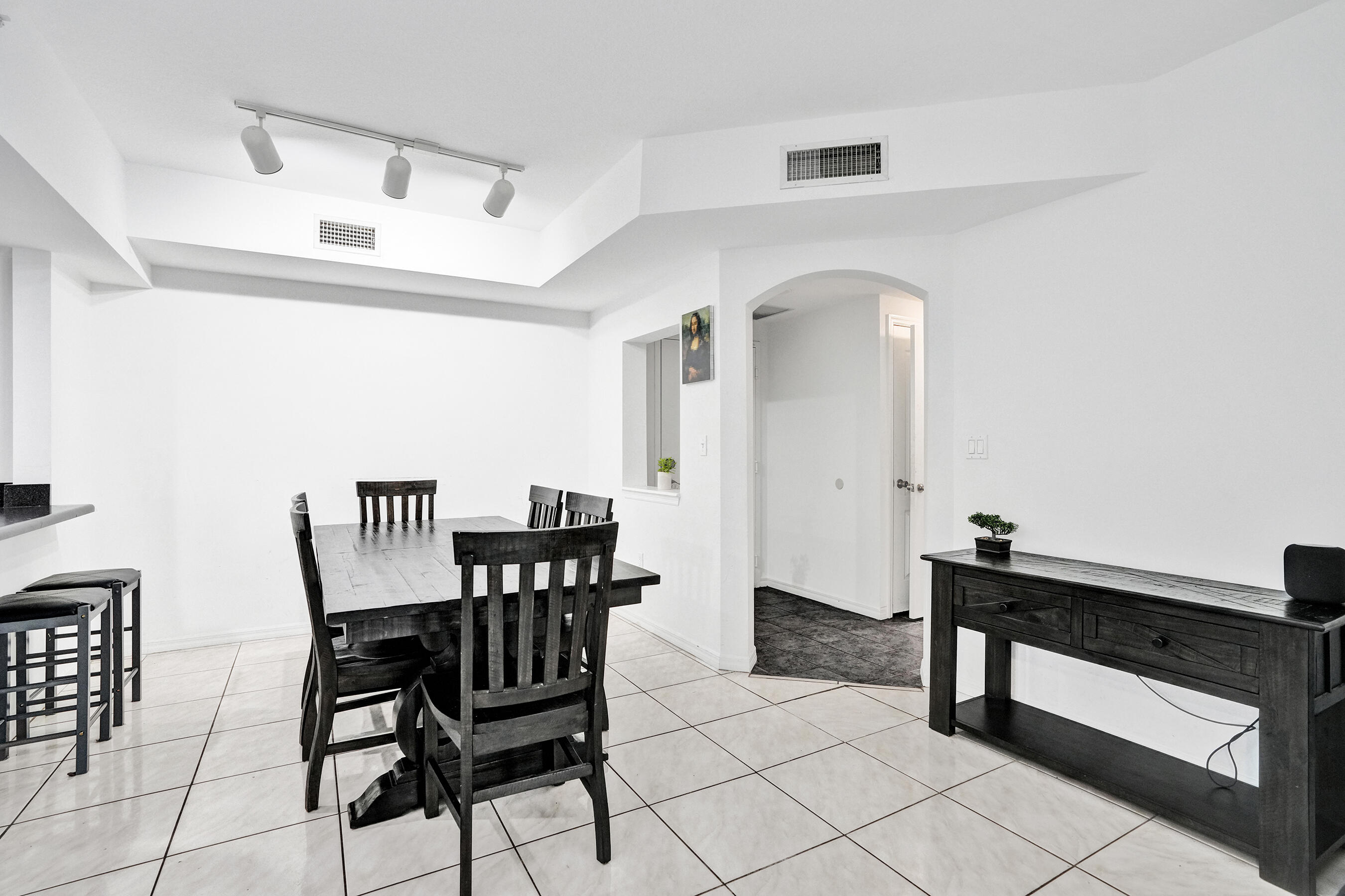 100 N Federal Highway 723 Property Photo 25