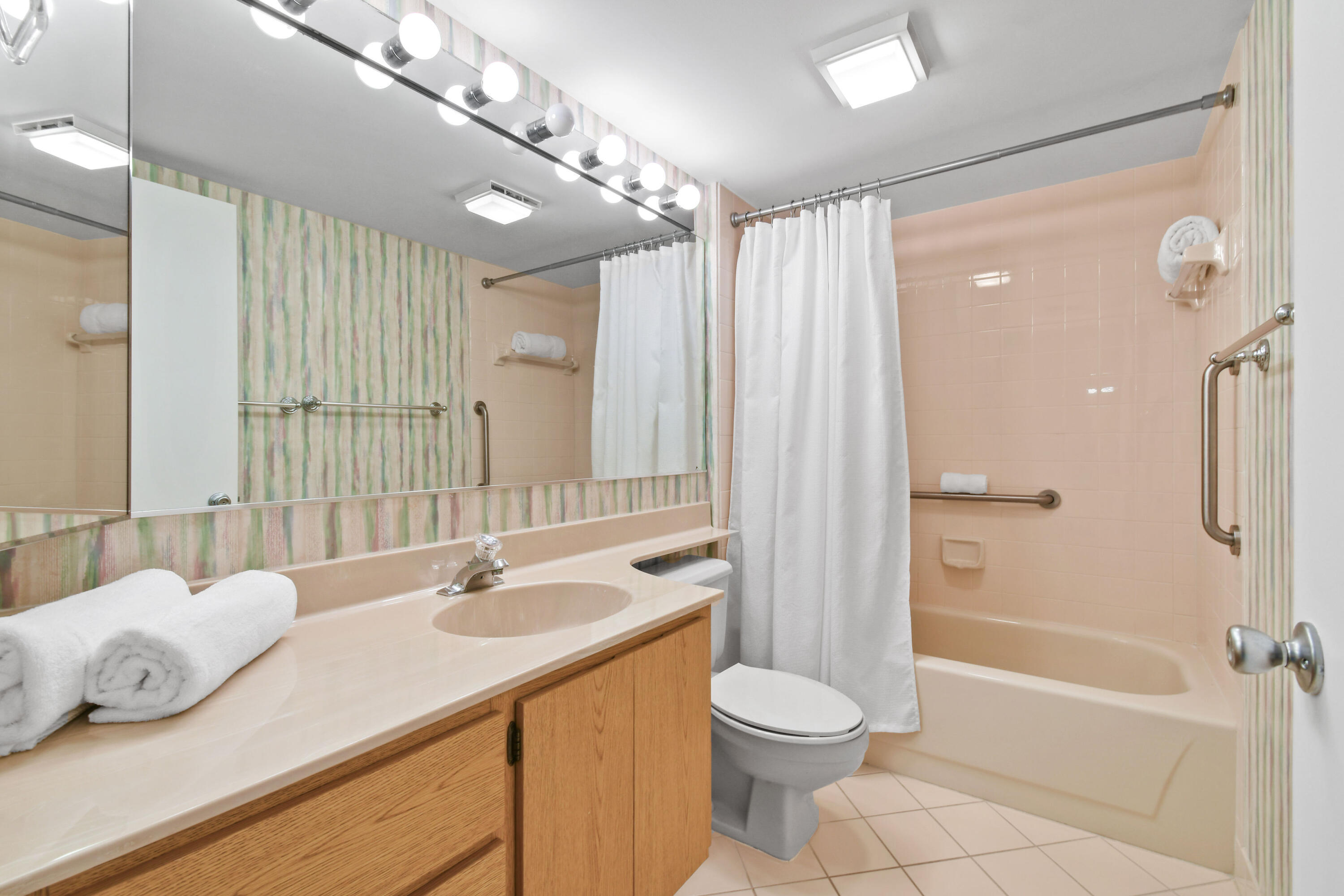 501 S Seas Drive 206 Property Photo 35