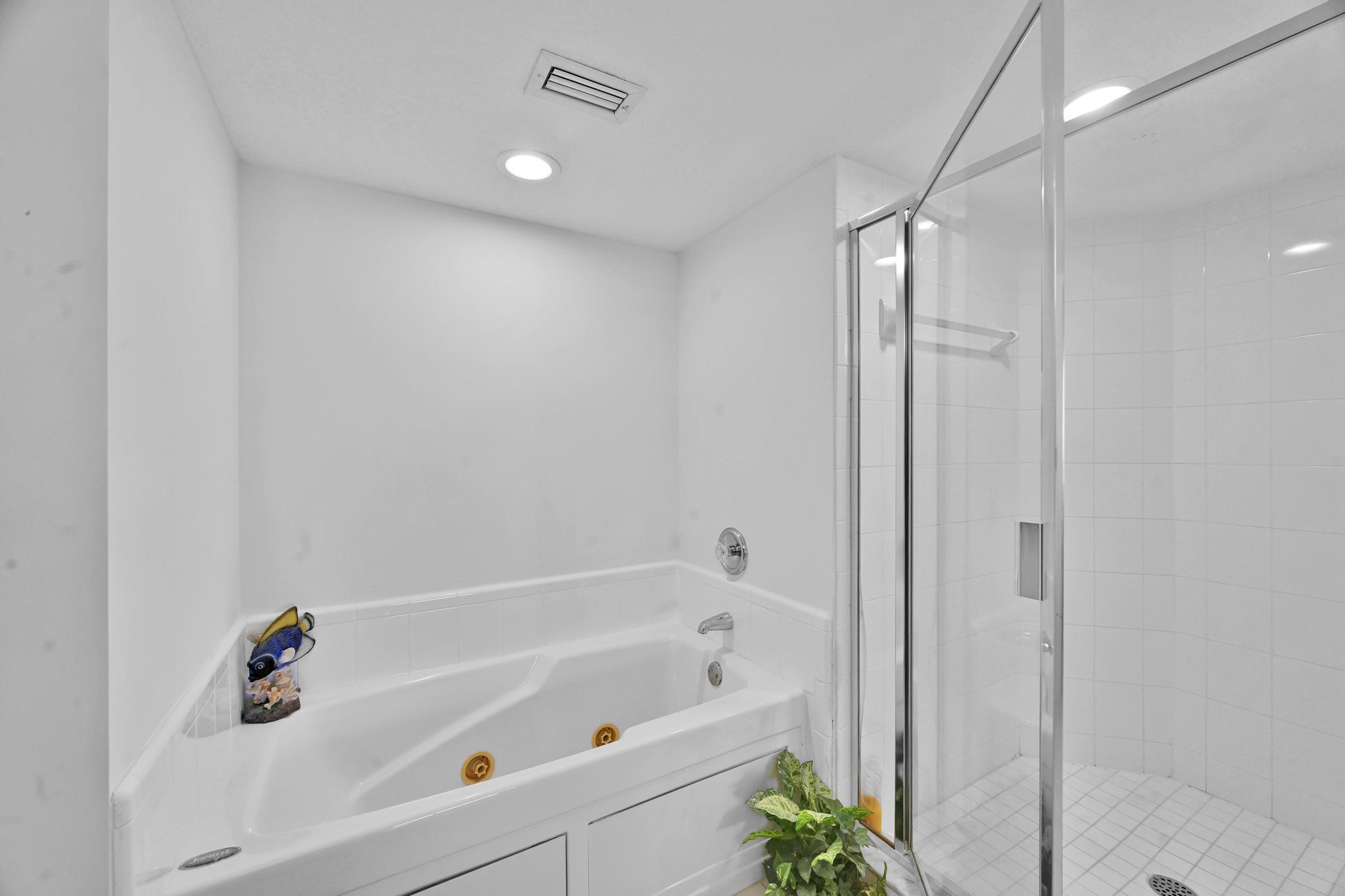 3880 N Highway A1a 402 Property Photo 21