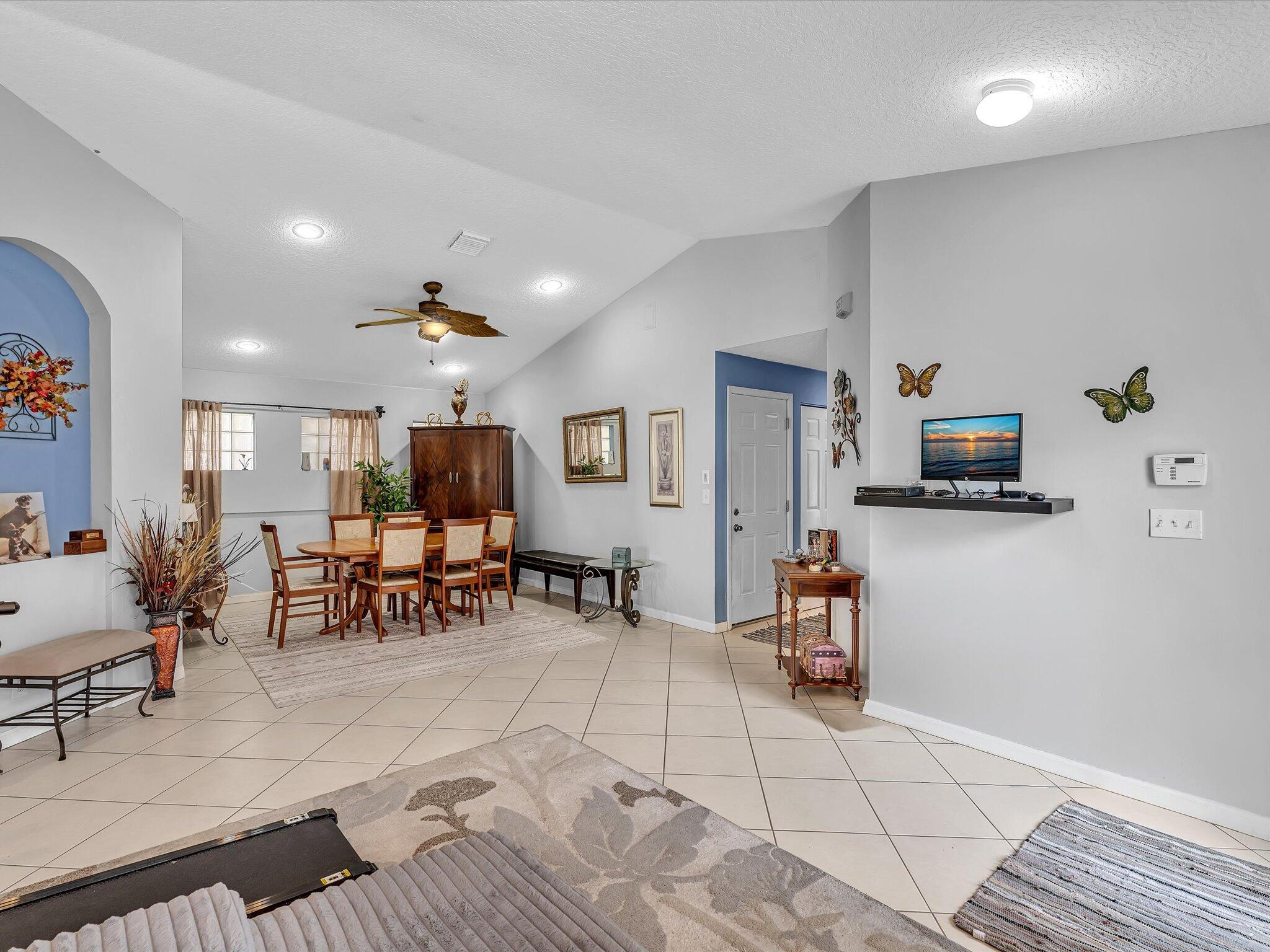7559 Savannah Lane Property Photo 15