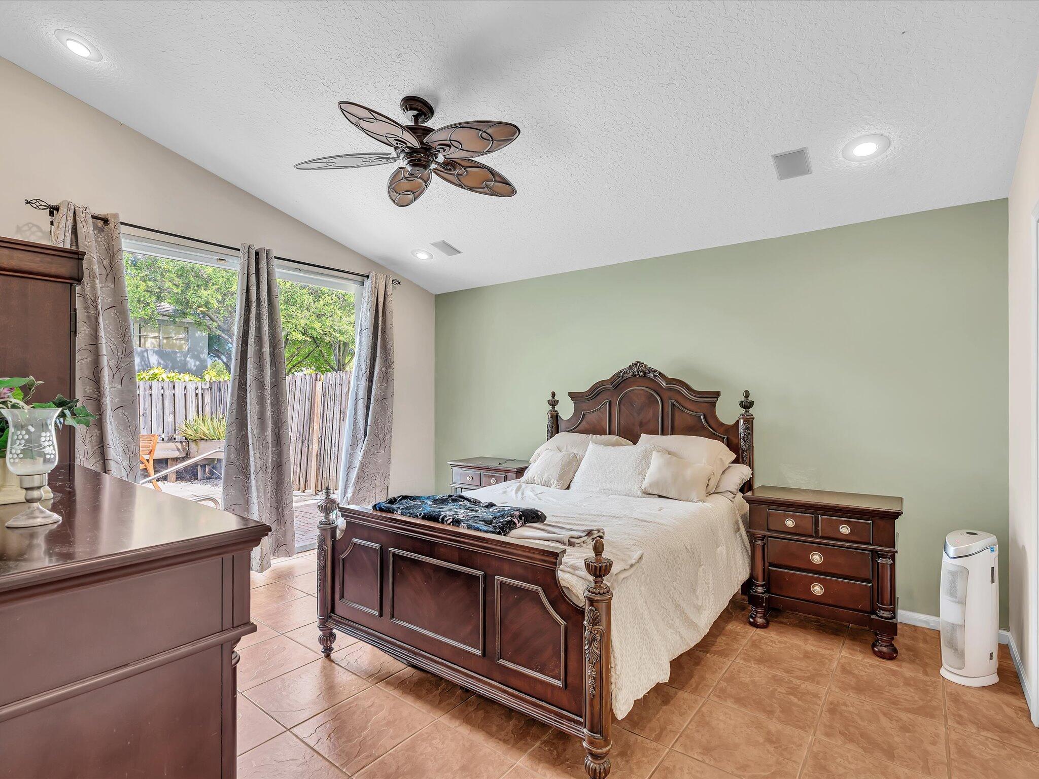 7559 Savannah Lane Property Photo 34