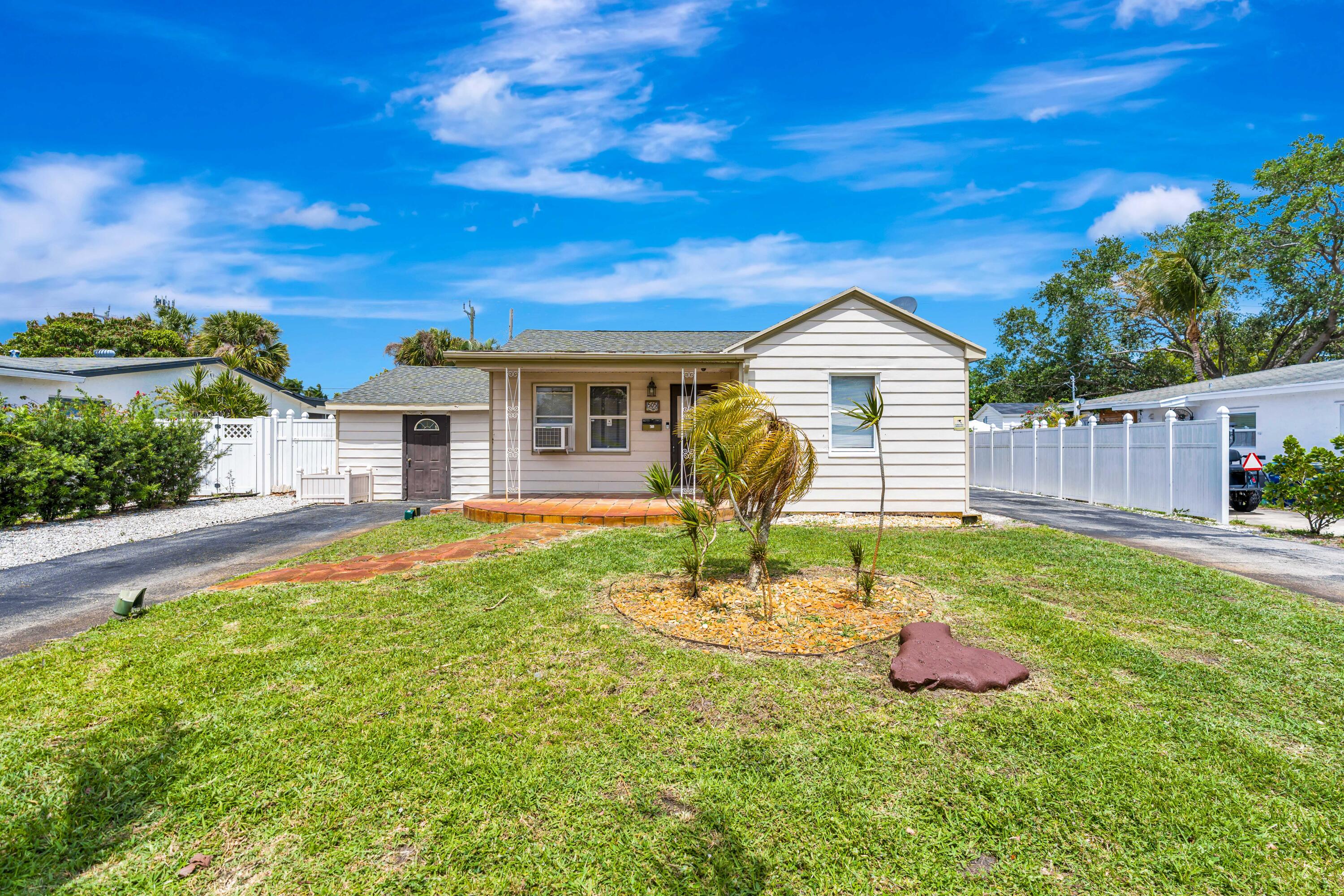 505 Foresteria Drive Property Photo 4