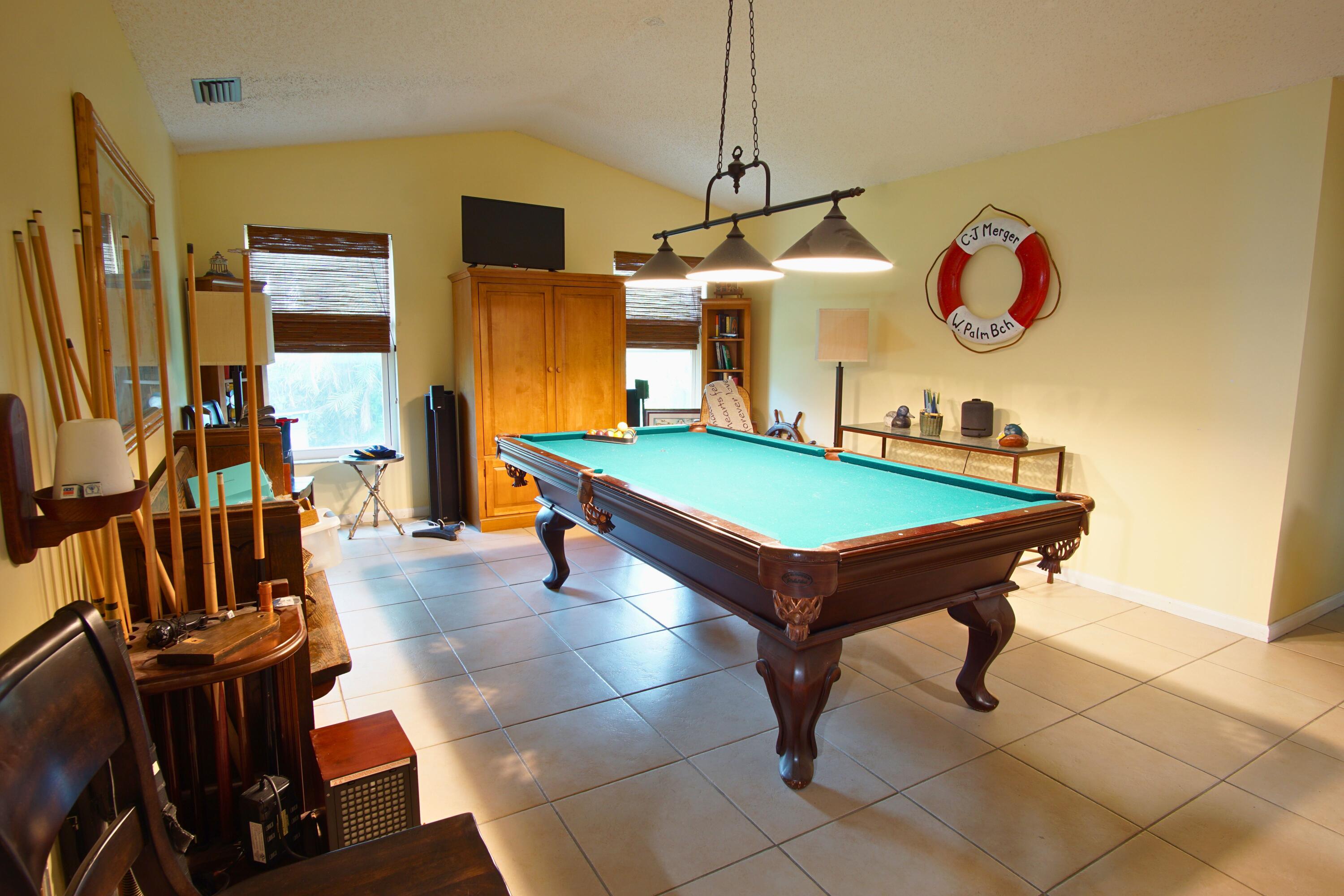 7561 Nemec Drive N Property Photo 4