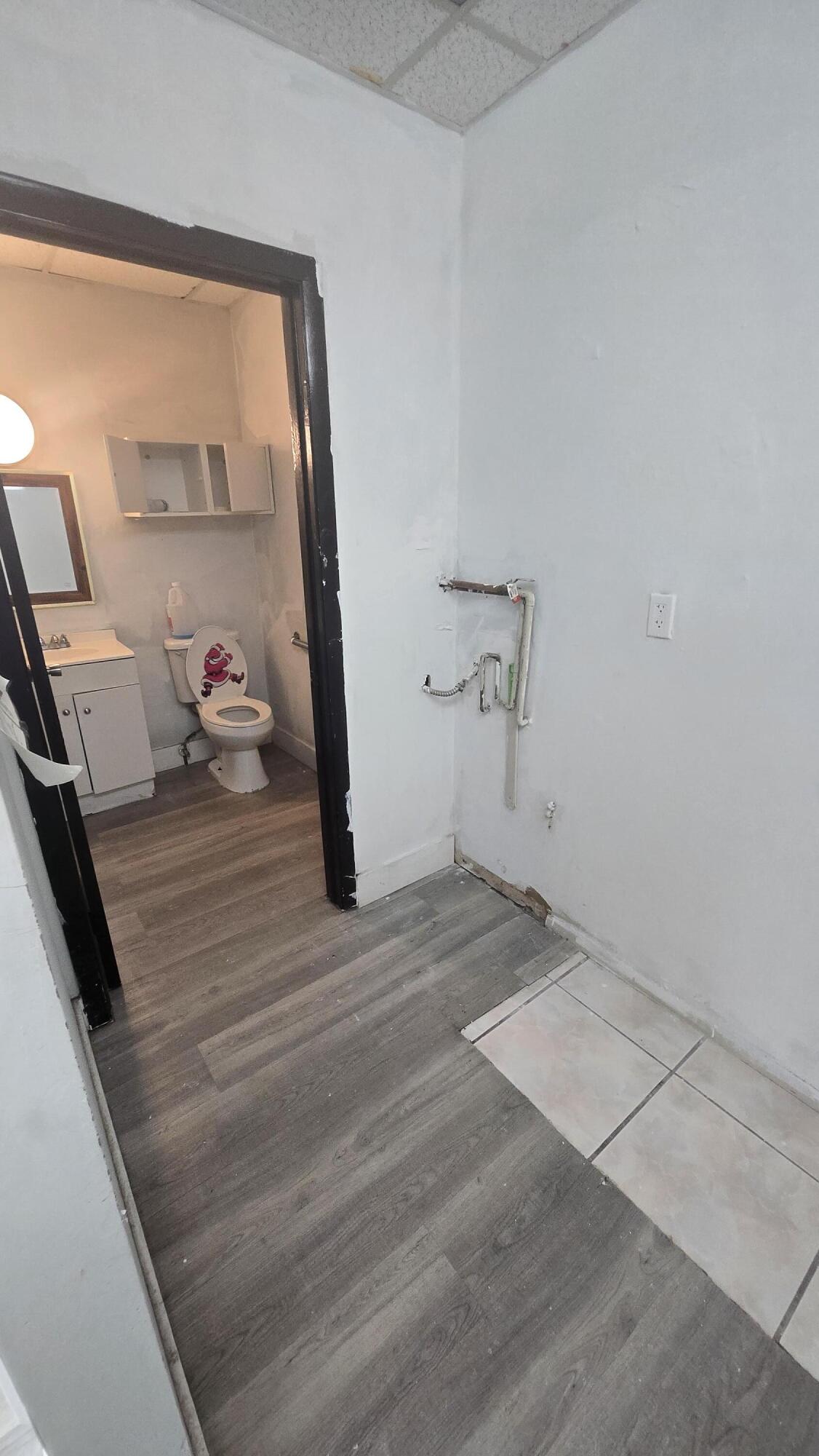 3300 E 4th Avenue 5 Property Photo 5