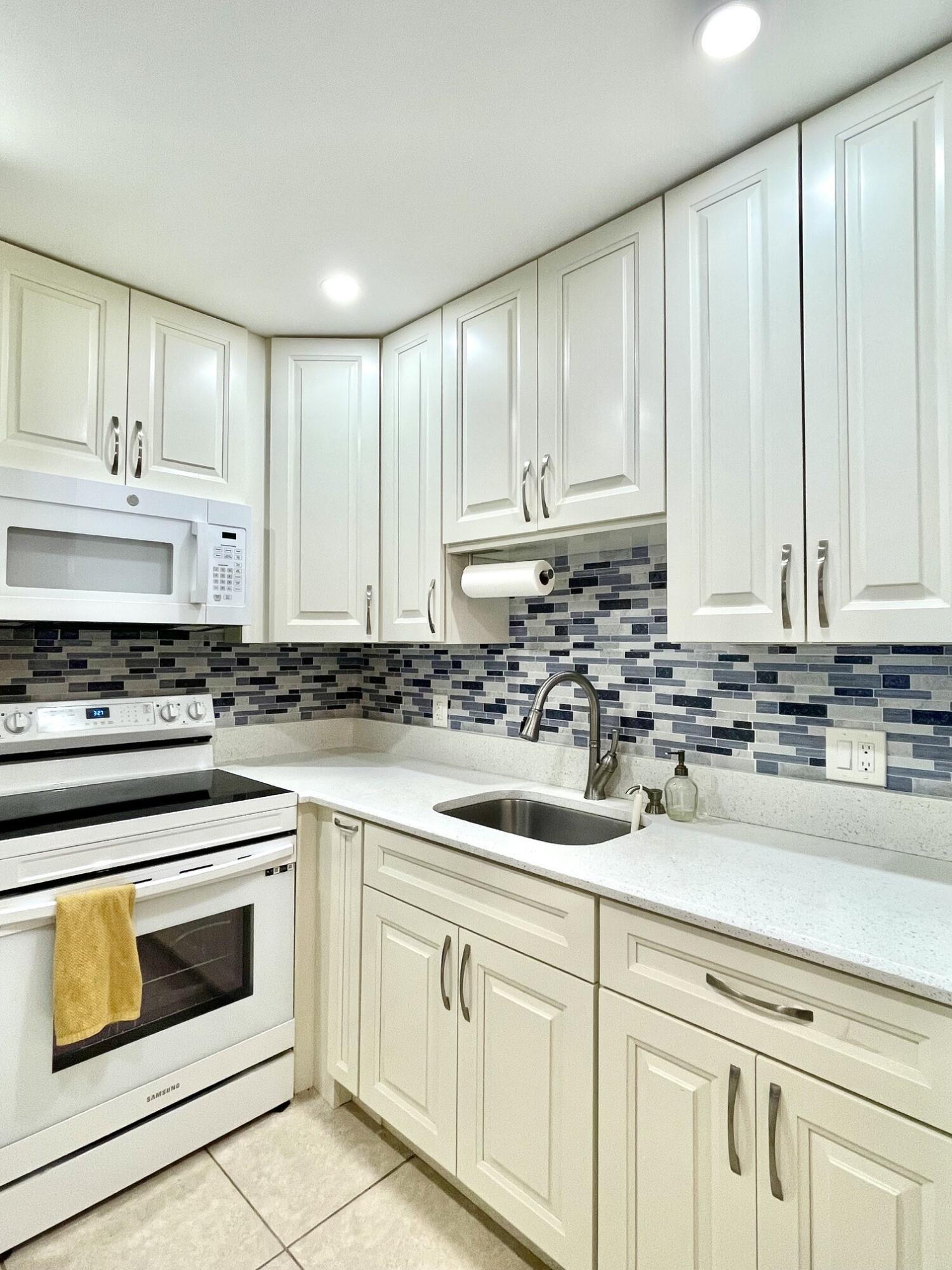 111 Kent G Street 111 Property Photo 6
