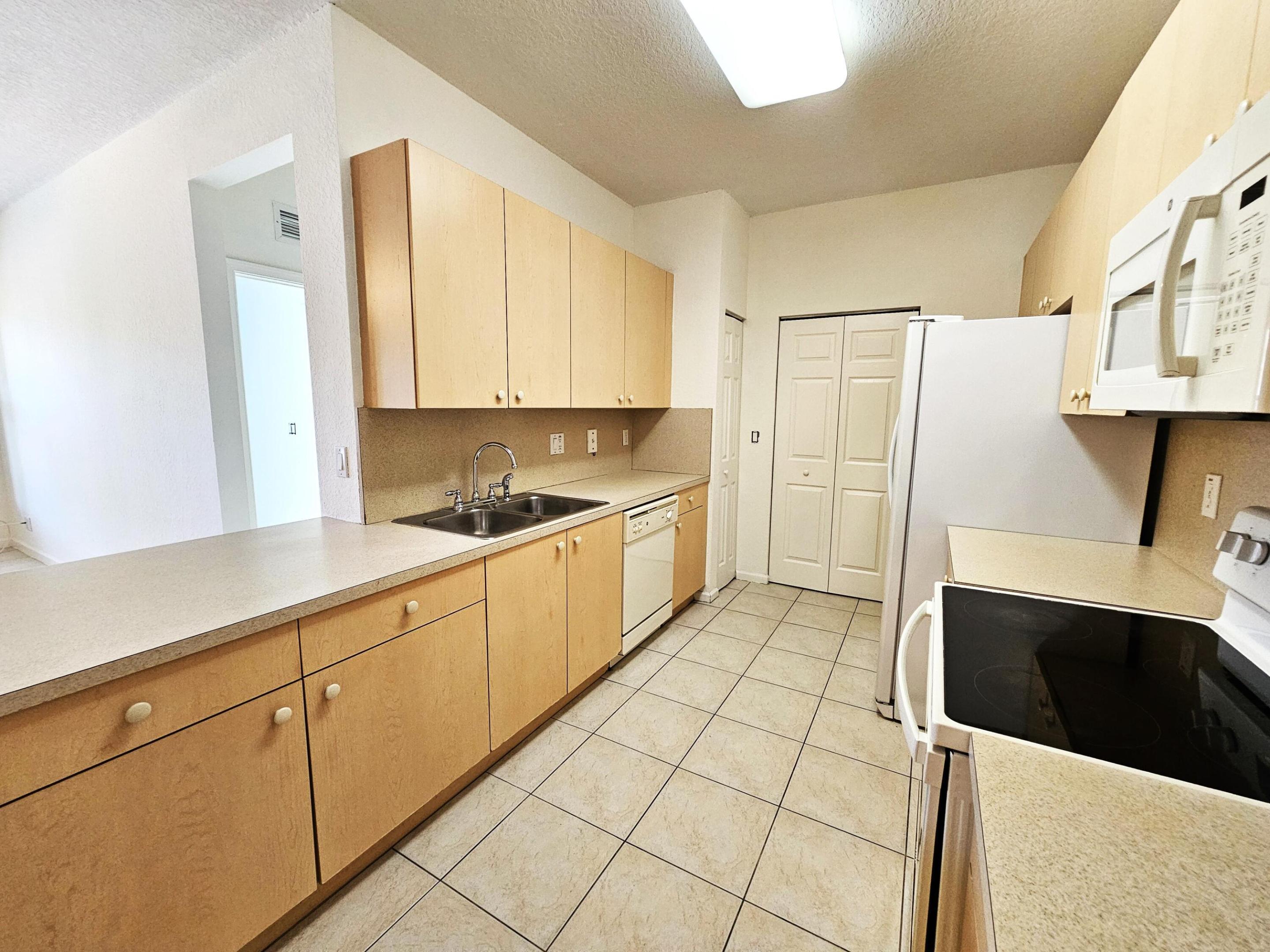 3569 Forest Hill Boulevard 104 Property Photo 5