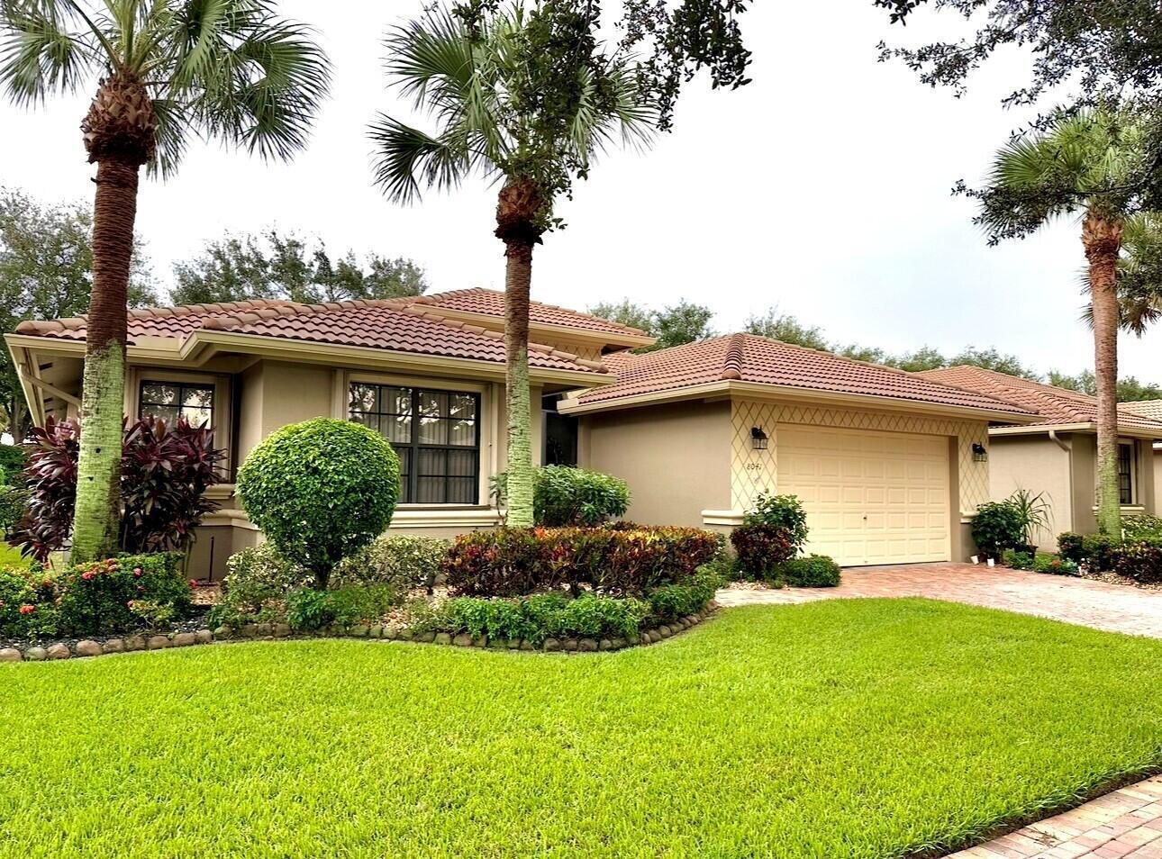 8041 E Via Grande Property Photo 1