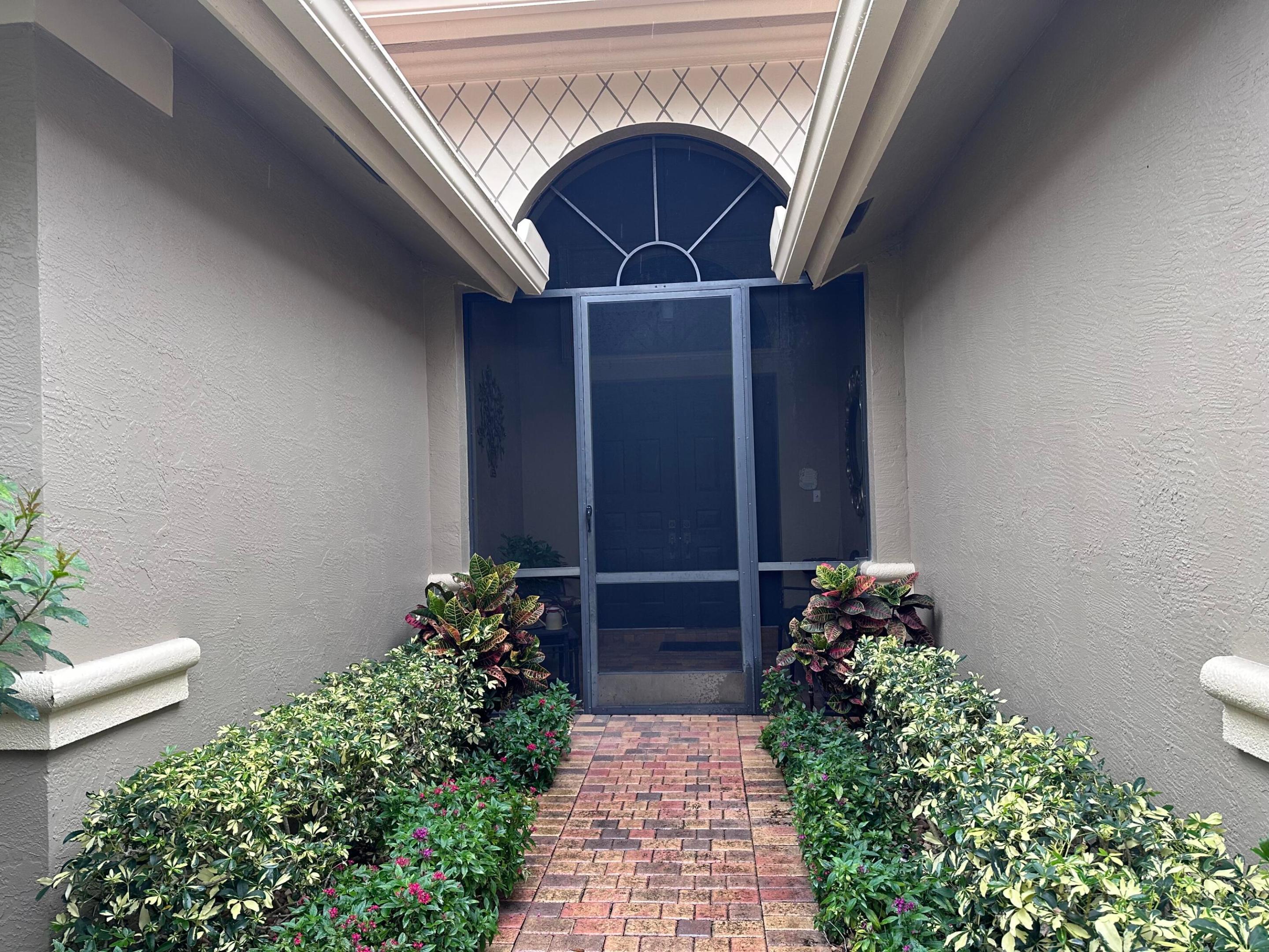 8041 E Via Grande Property Photo 3