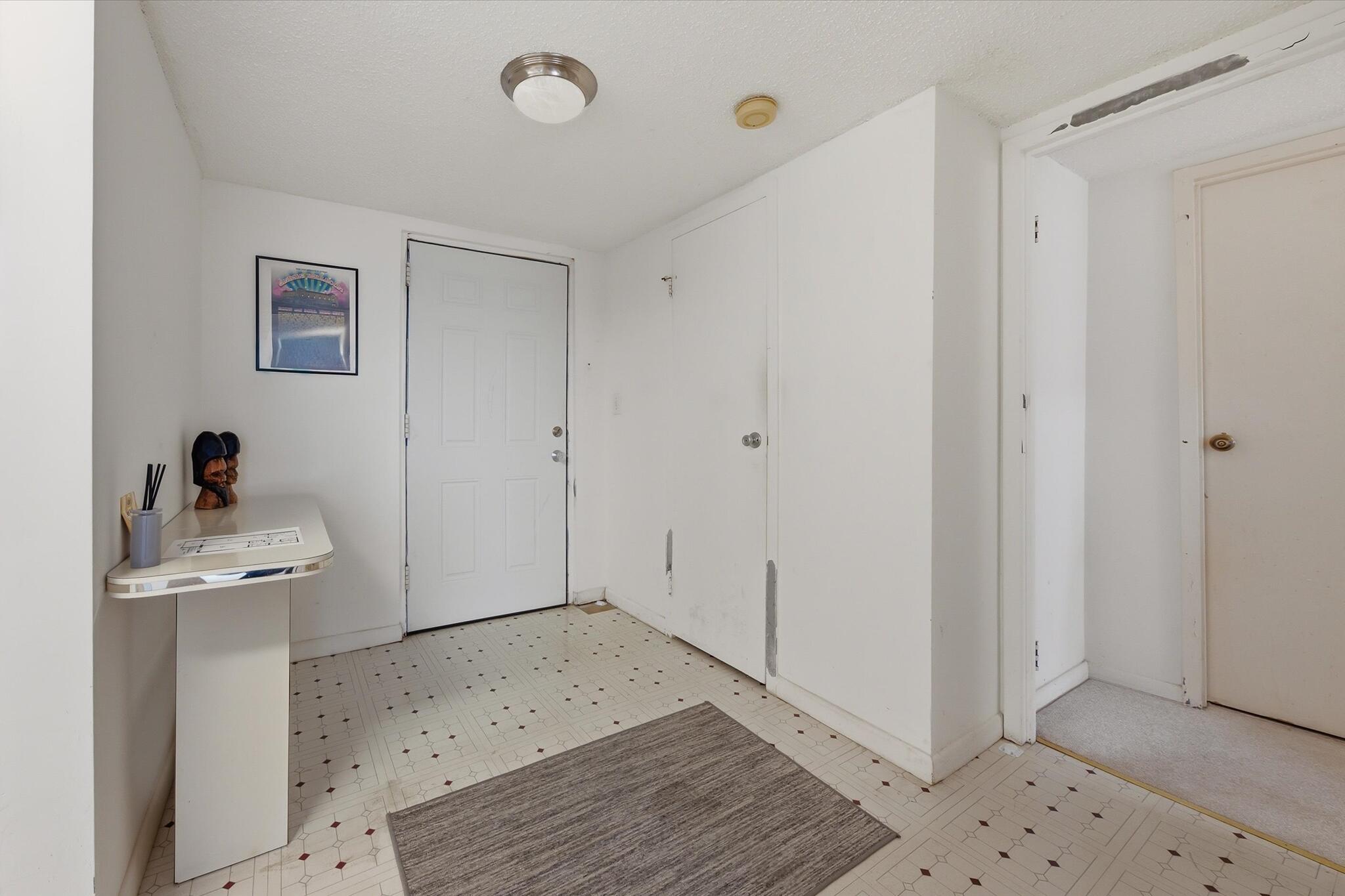 2860 Somerset Drive 412k Property Photo 6