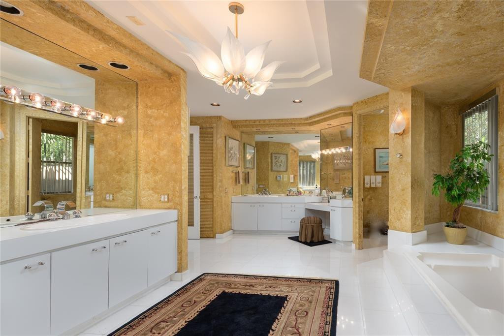 3190 Willow Lane Property Photo 14