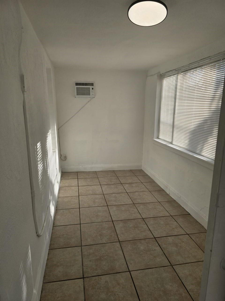 5431 Nw 30th Avenue Property Photo 6