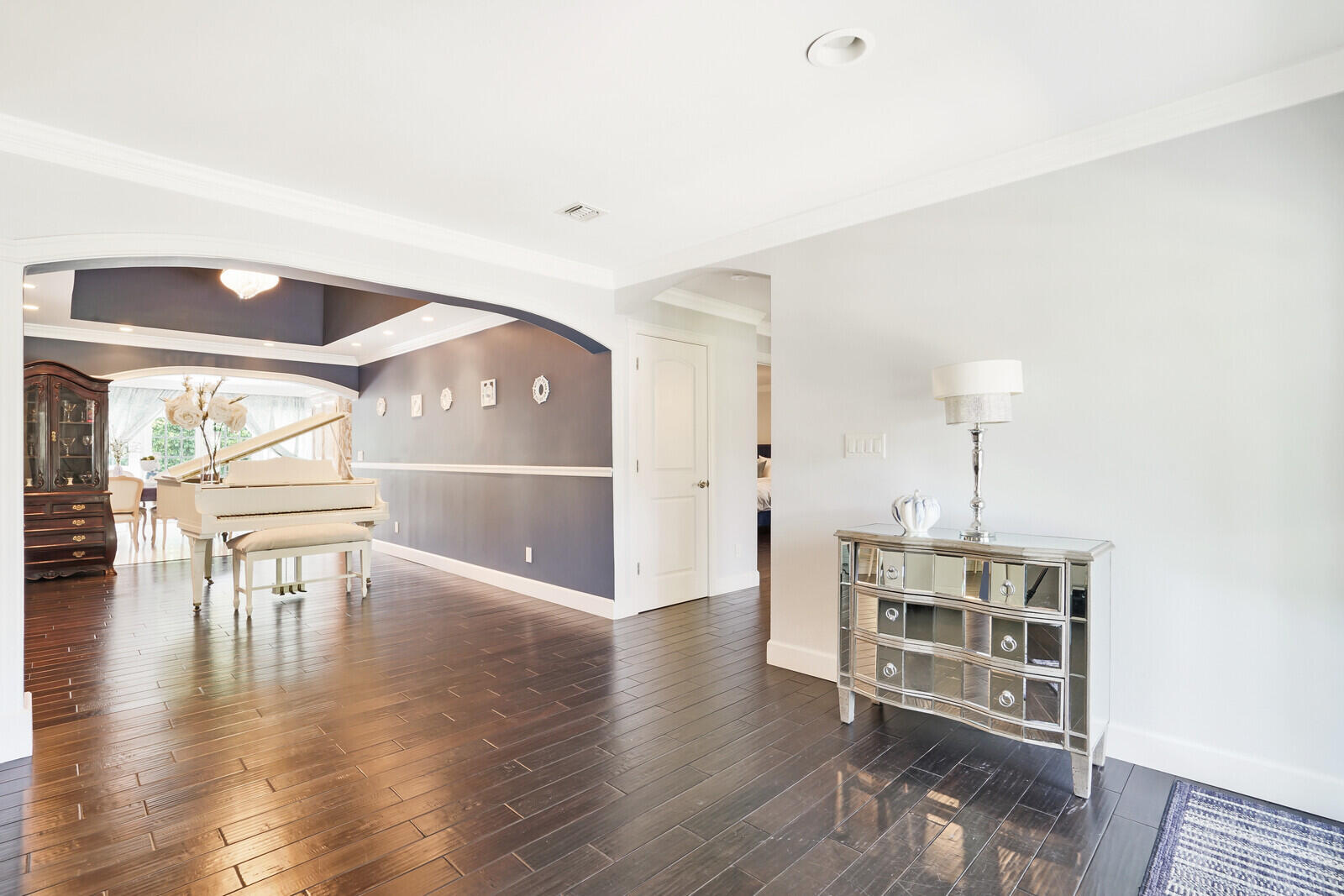 17 E Ocean Avenue Property Photo 8