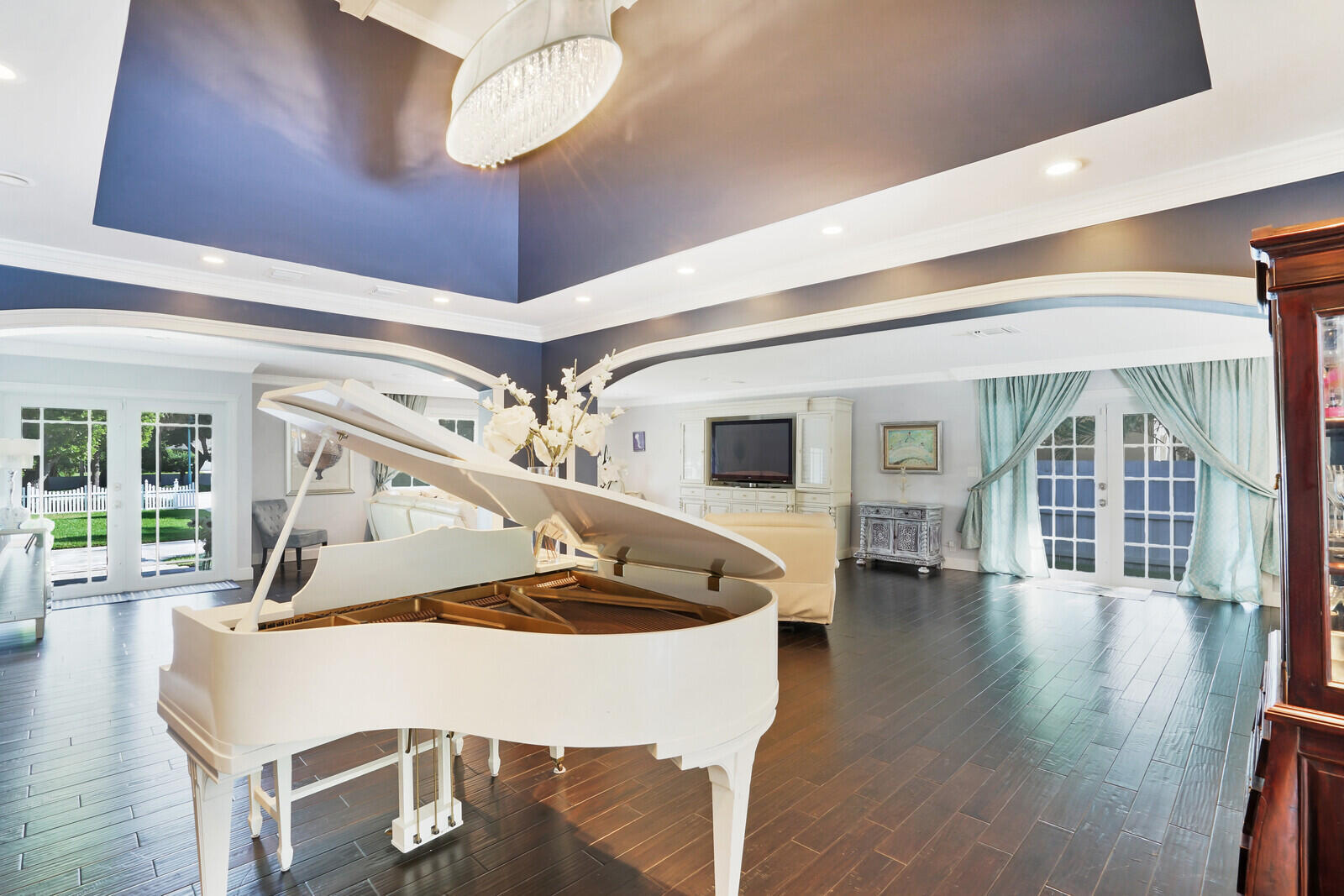 17 E Ocean Avenue Property Photo 12