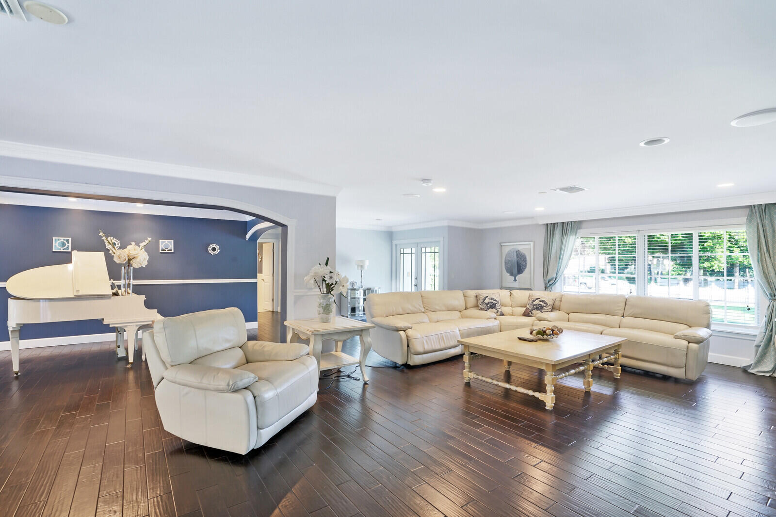 17 E Ocean Avenue Property Photo 17
