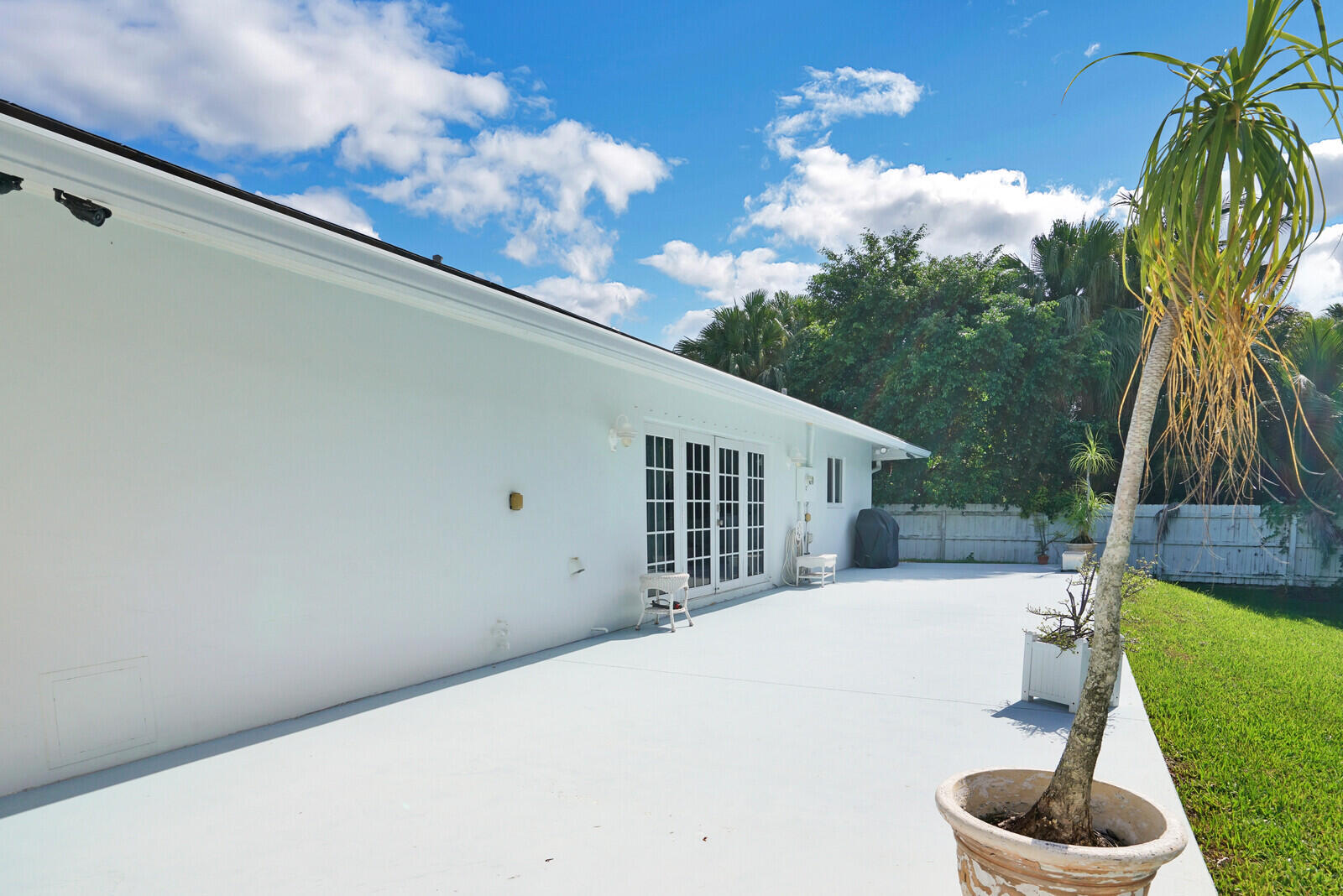 17 E Ocean Avenue Property Photo 40