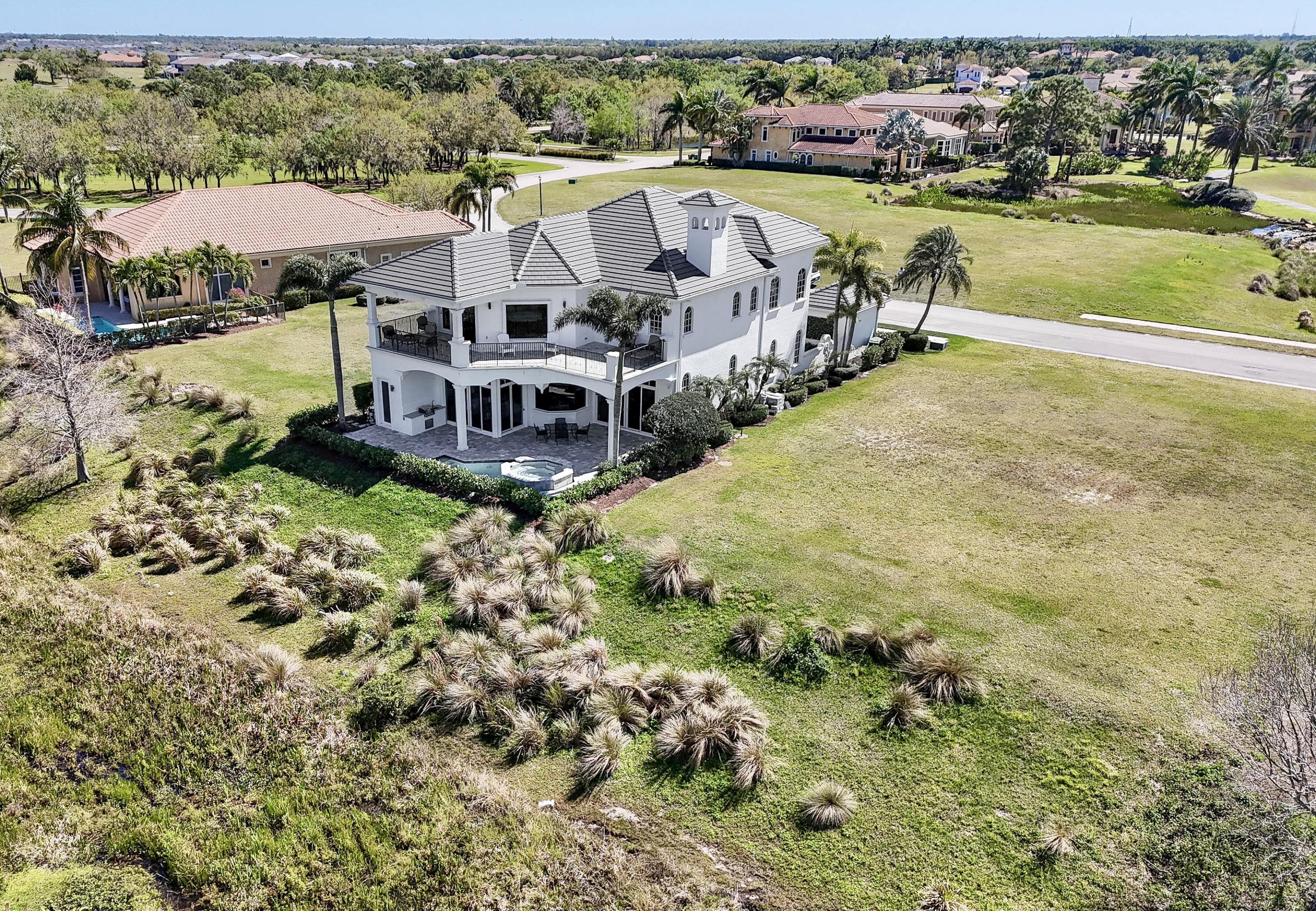 166 SE Bella Strano Property Photo 1