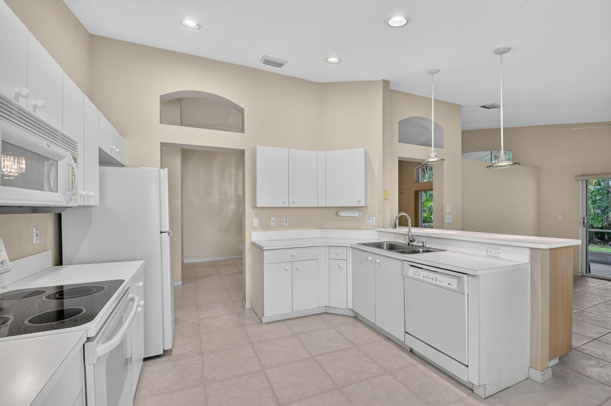 9840 Arbor View Drive S Property Photo 6