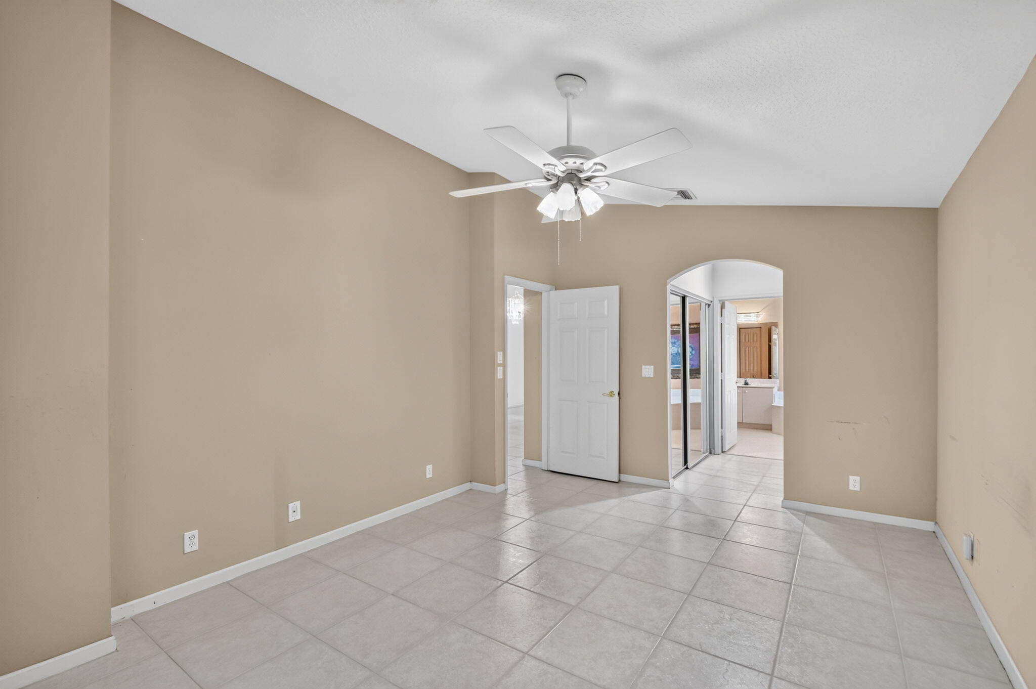 9840 Arbor View Drive S Property Photo 12
