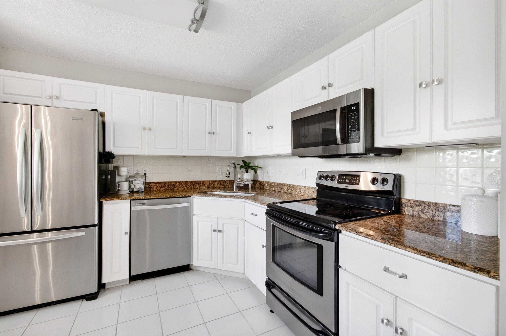 7671 Stirling Bridge Boulevard N Property Photo 21