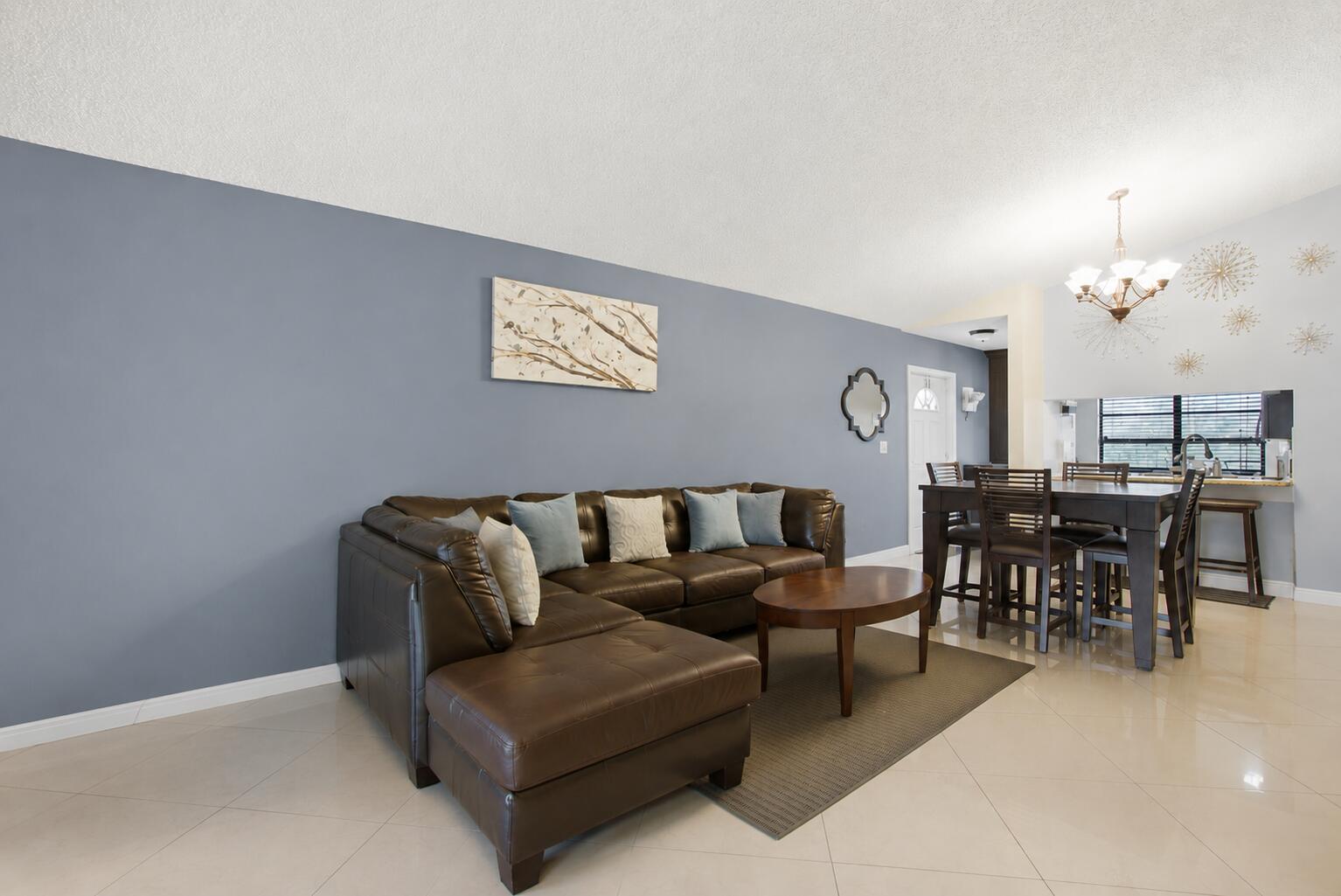 1470 Summit Run Circle Property Photo 2
