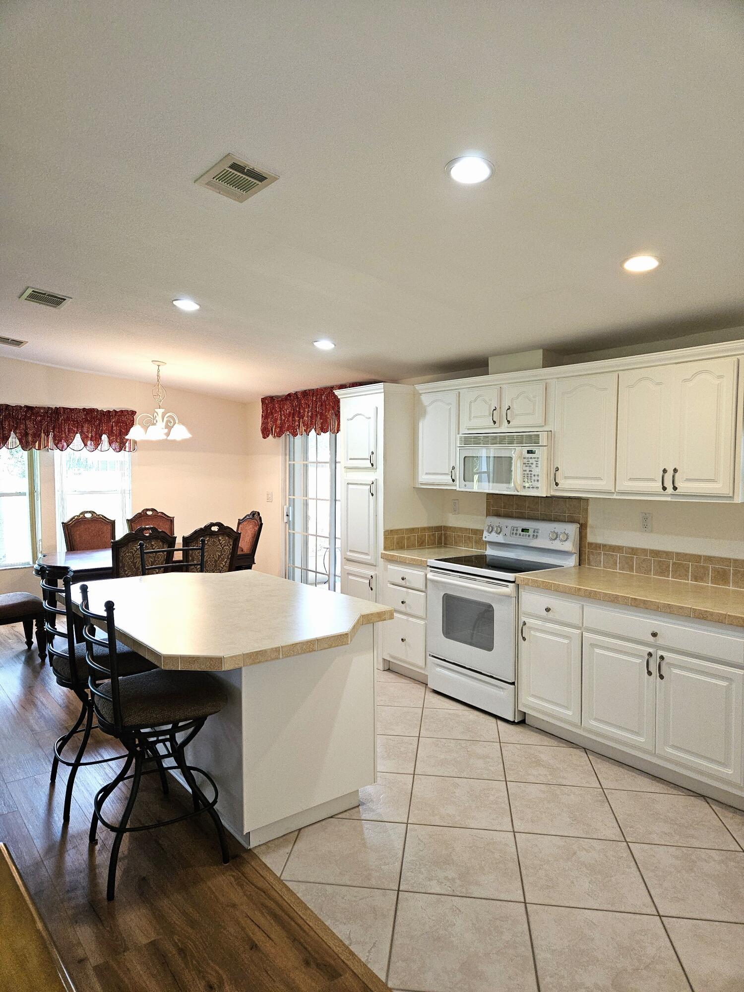 3229 Scarlet Tanager Court Property Photo 5