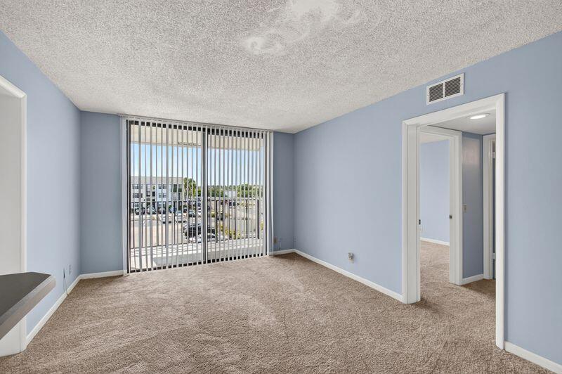 724 Executive Center Drive 31 Property Photo 6