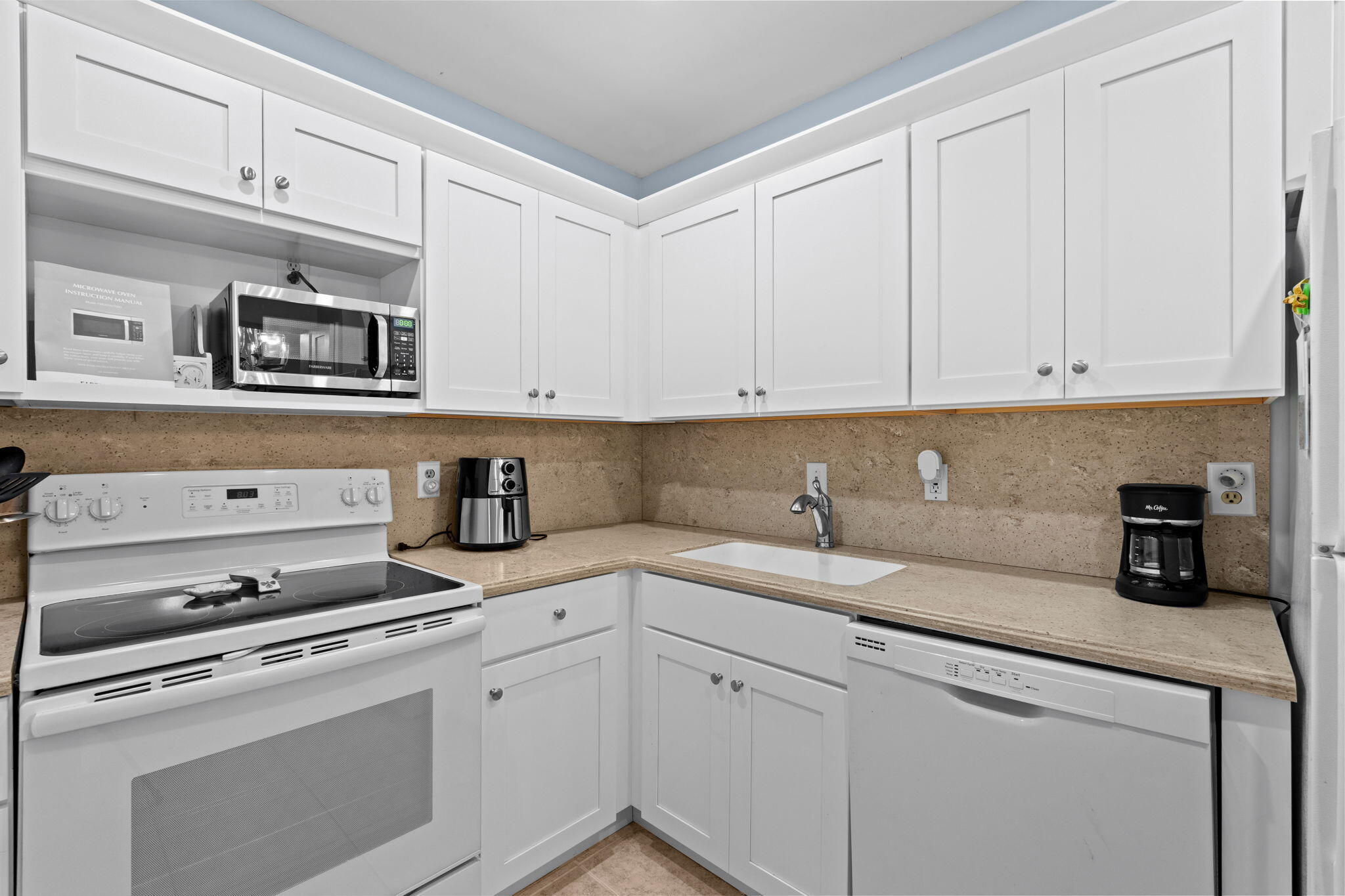 400 S Cypress Road 404 Property Photo 15
