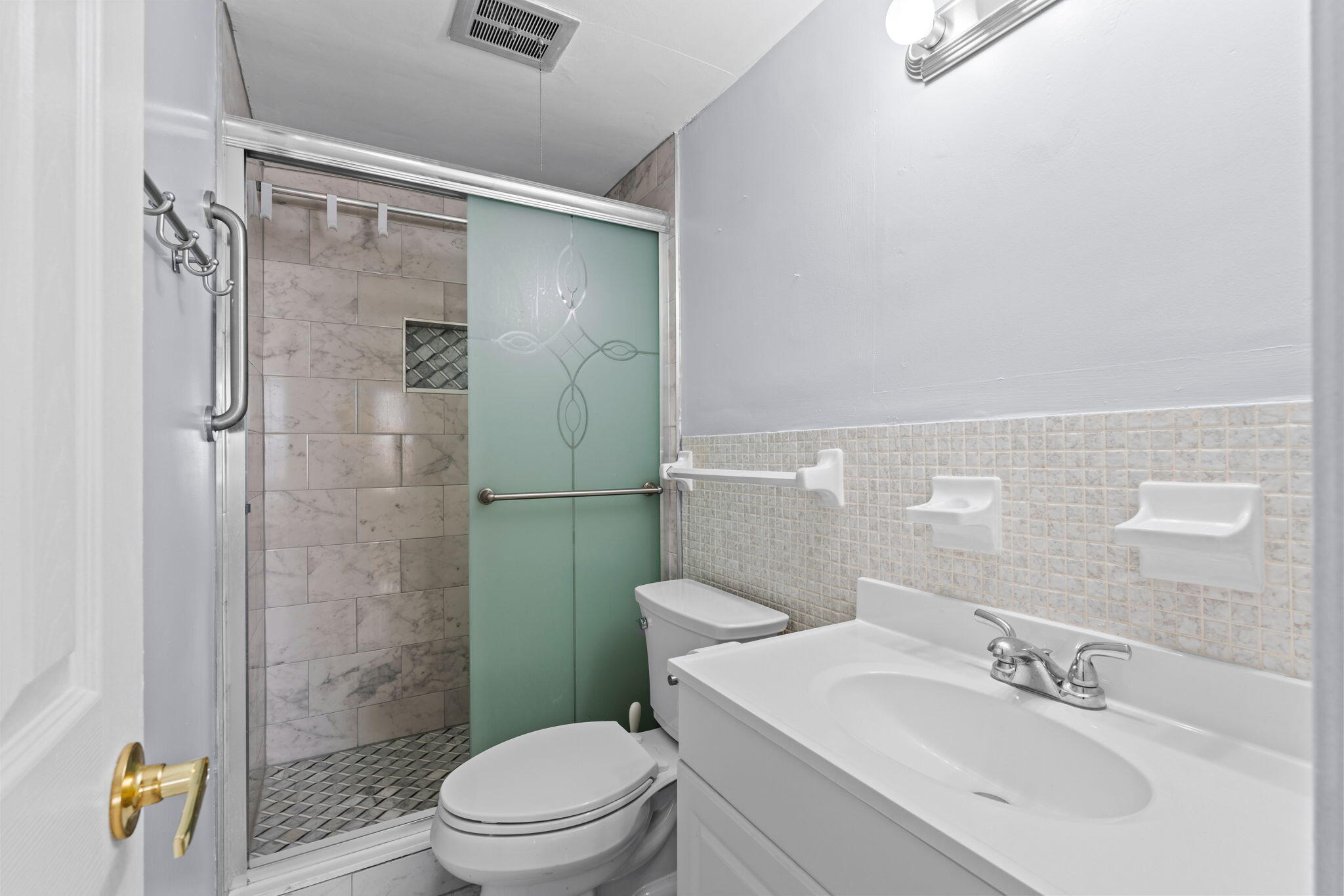 400 S Cypress Road 404 Property Photo 19