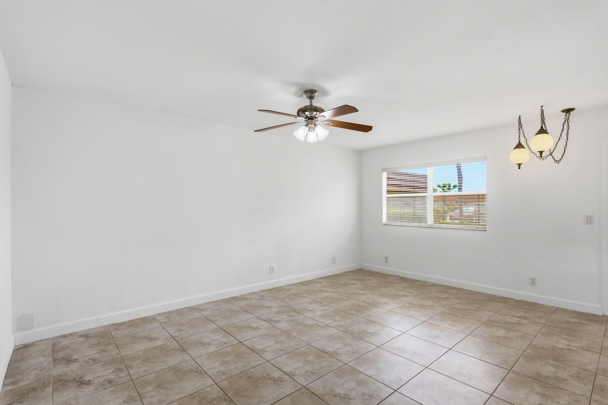 164 Seville G Property Photo 6
