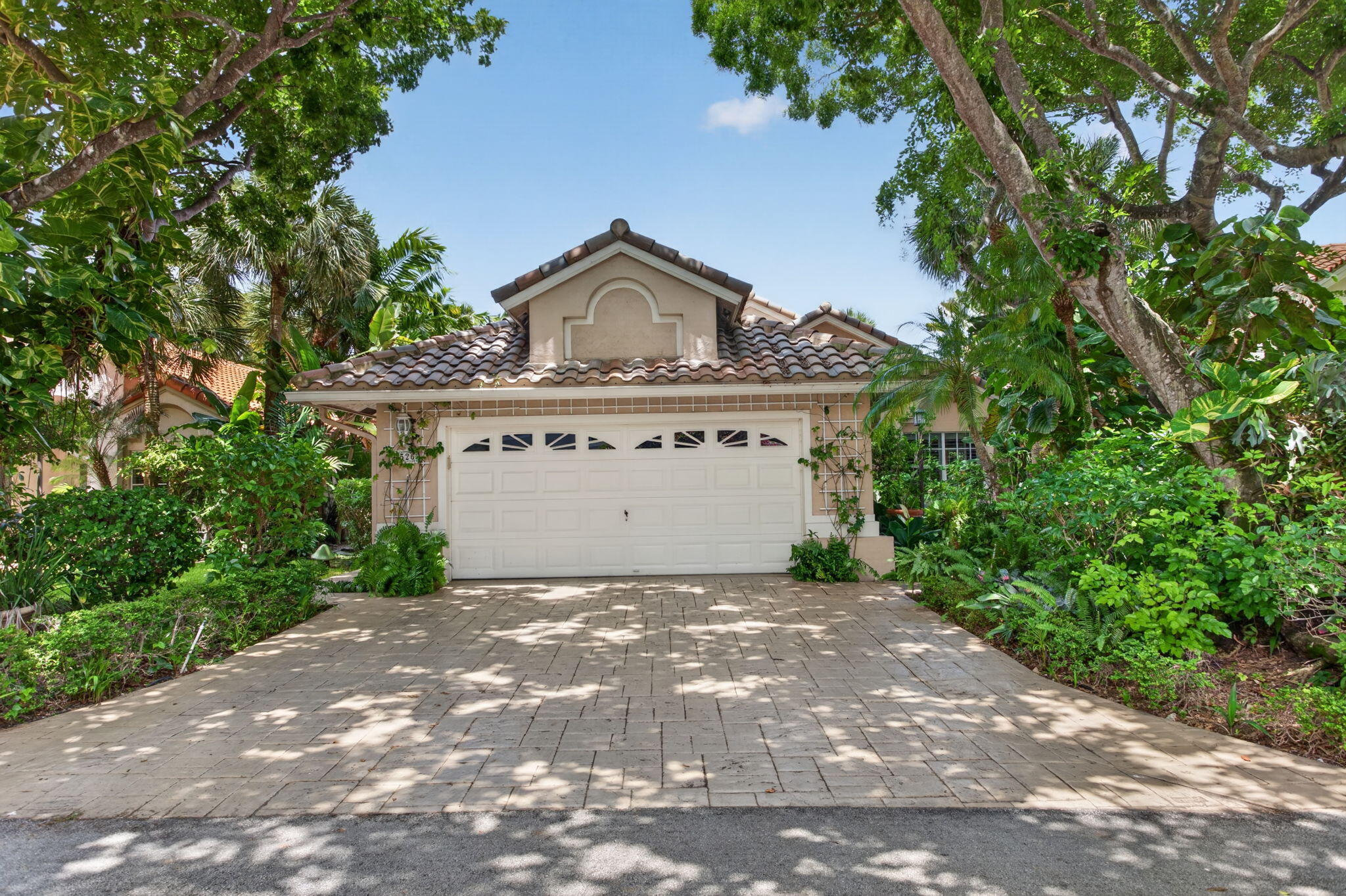 526 Misty Oaks Drive Property Photo 1