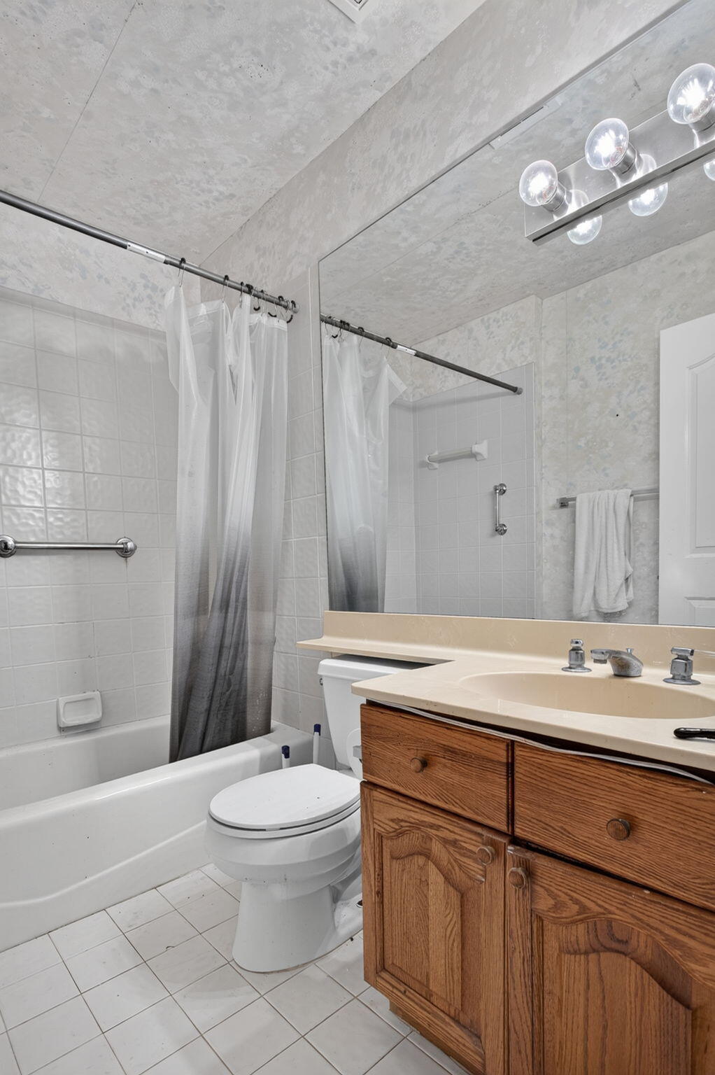 526 Misty Oaks Drive Property Photo 17