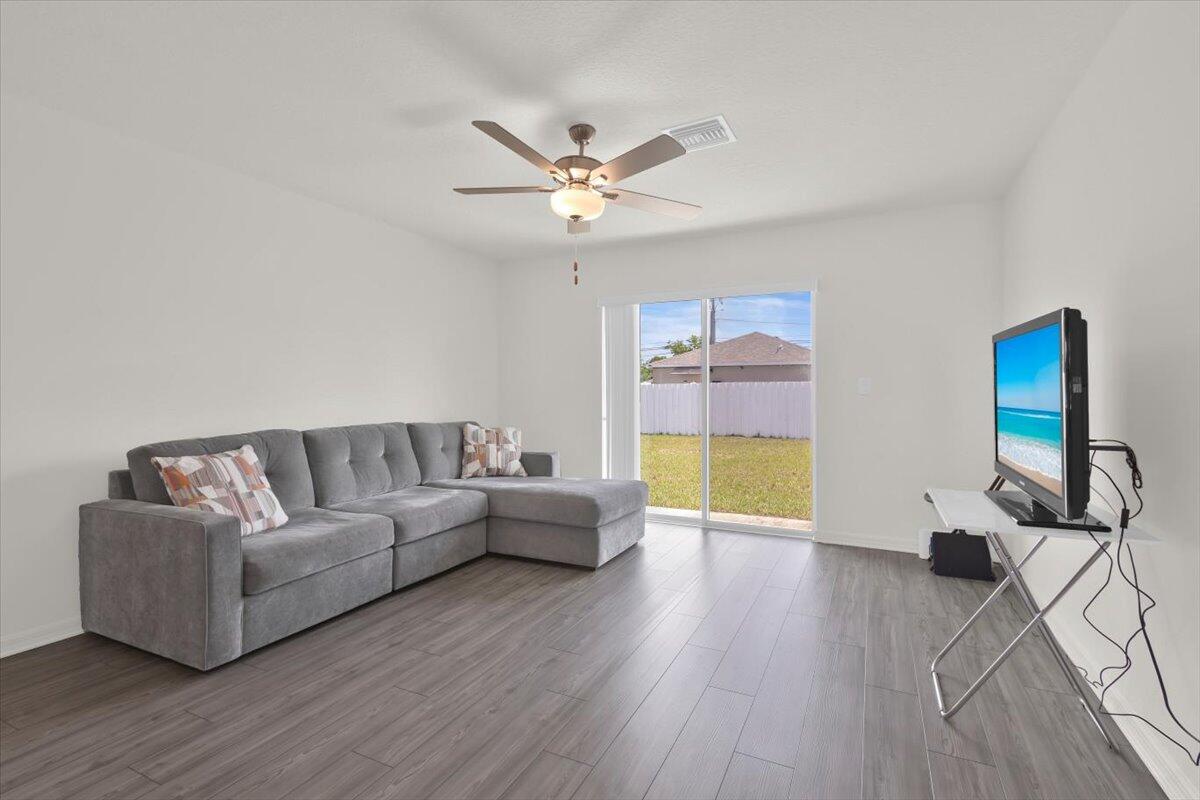 920 Sw Castaneda Lane Property Photo 33