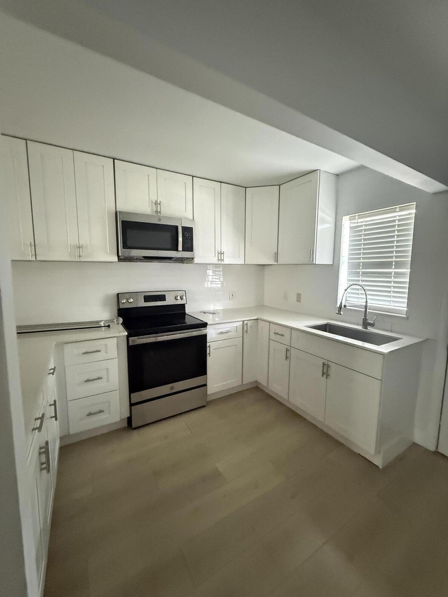 605 Ixoria 4 Property Photo 1
