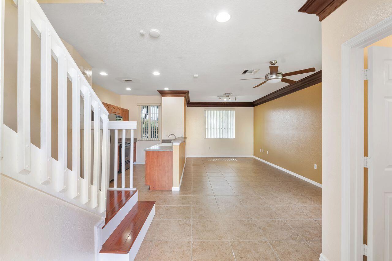 1912 Sw 60th Avenue Property Photo 6