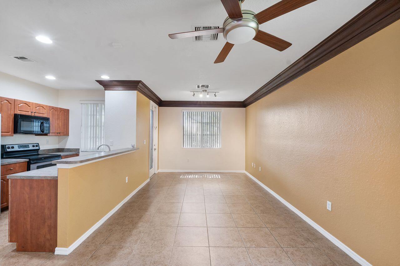 1912 Sw 60th Avenue Property Photo 8