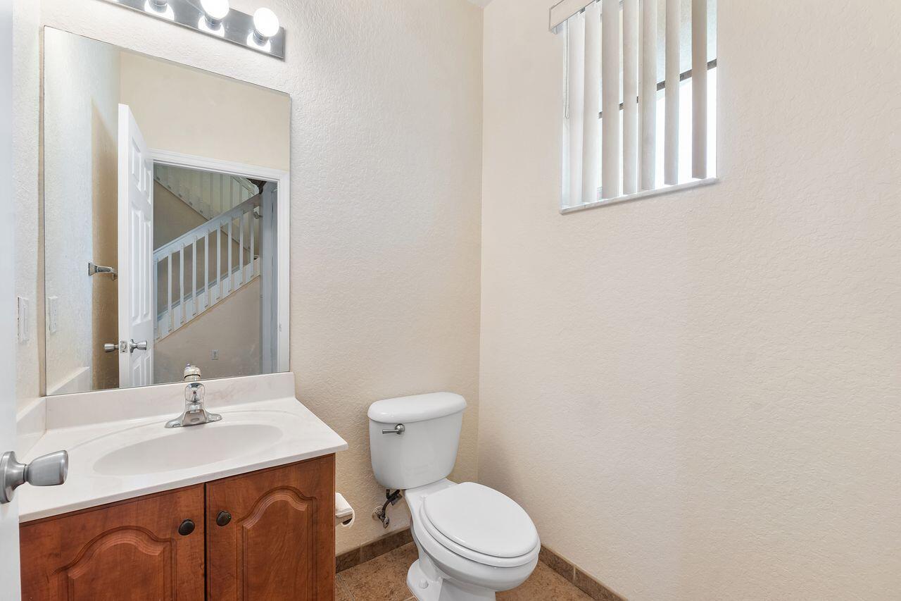 1912 Sw 60th Avenue Property Photo 13