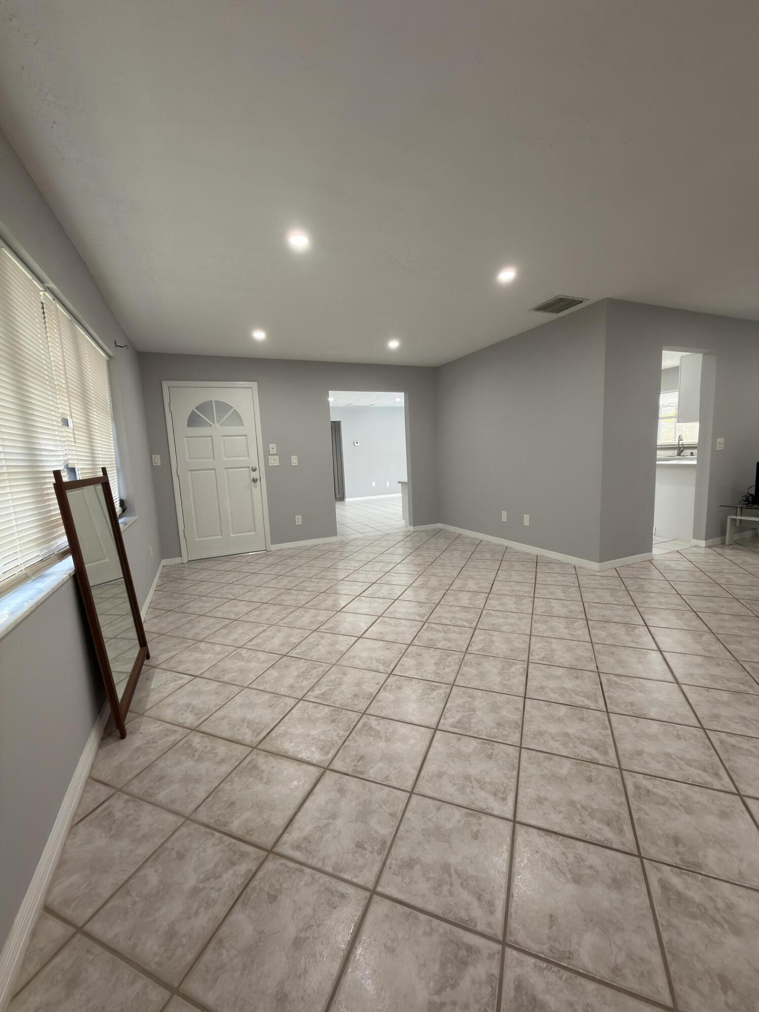1217 Se Nancy Lane Property Photo 28