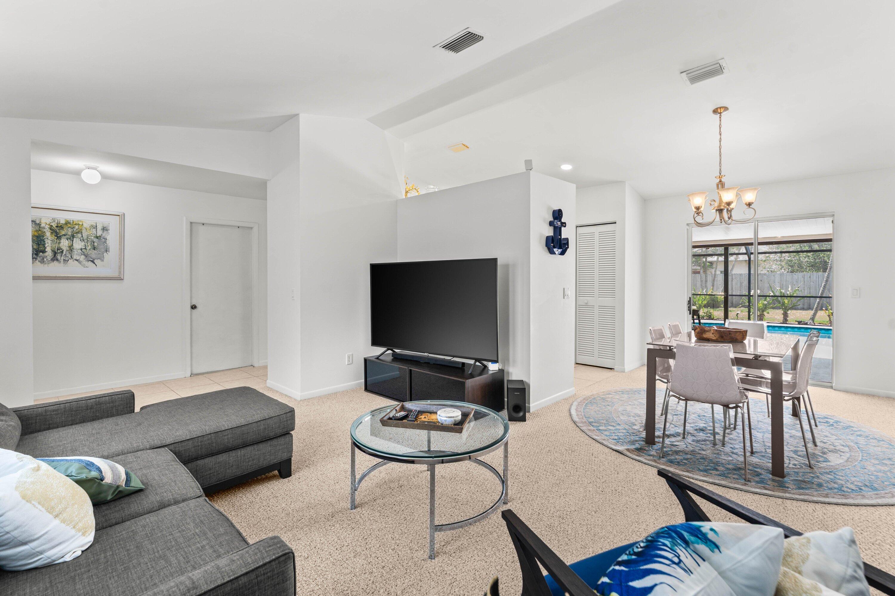 2814 Se Melaleuca Boulevard Property Photo 8