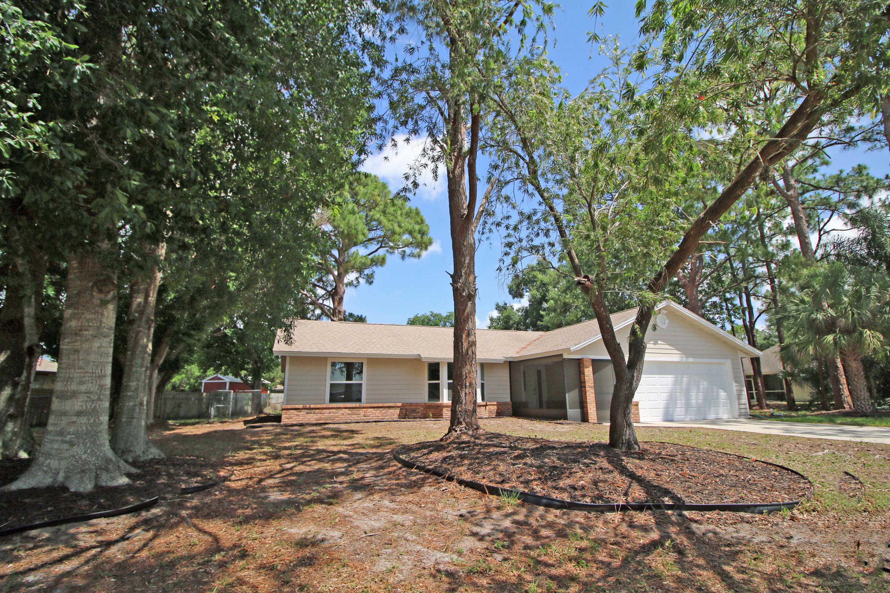 271 Naylor Ne Property Photo 3