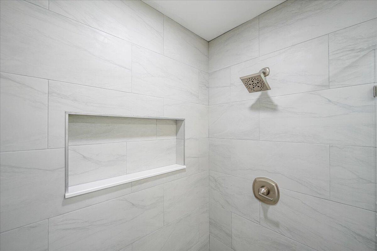 271 Naylor Ne Property Photo 22