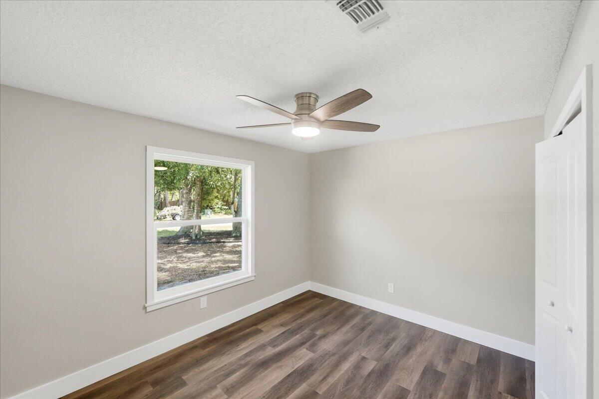 271 Naylor Ne Property Photo 27