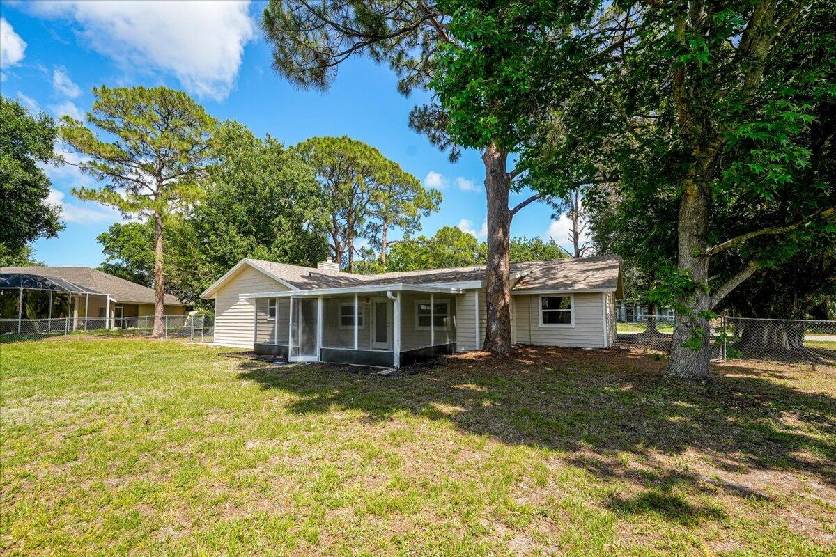 271 Naylor Ne Property Photo 36
