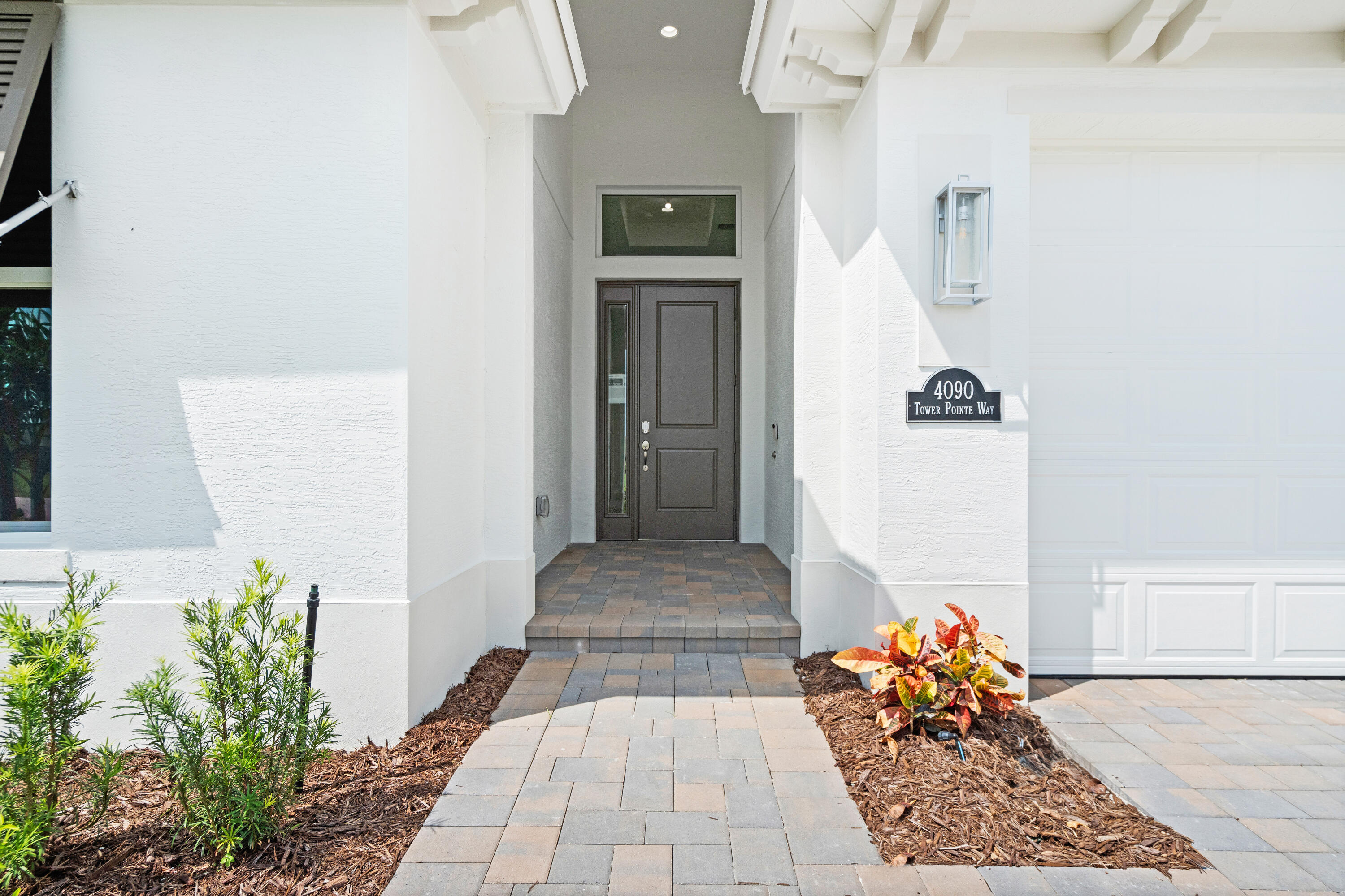 4090 Tower Pointe Way Property Photo 2