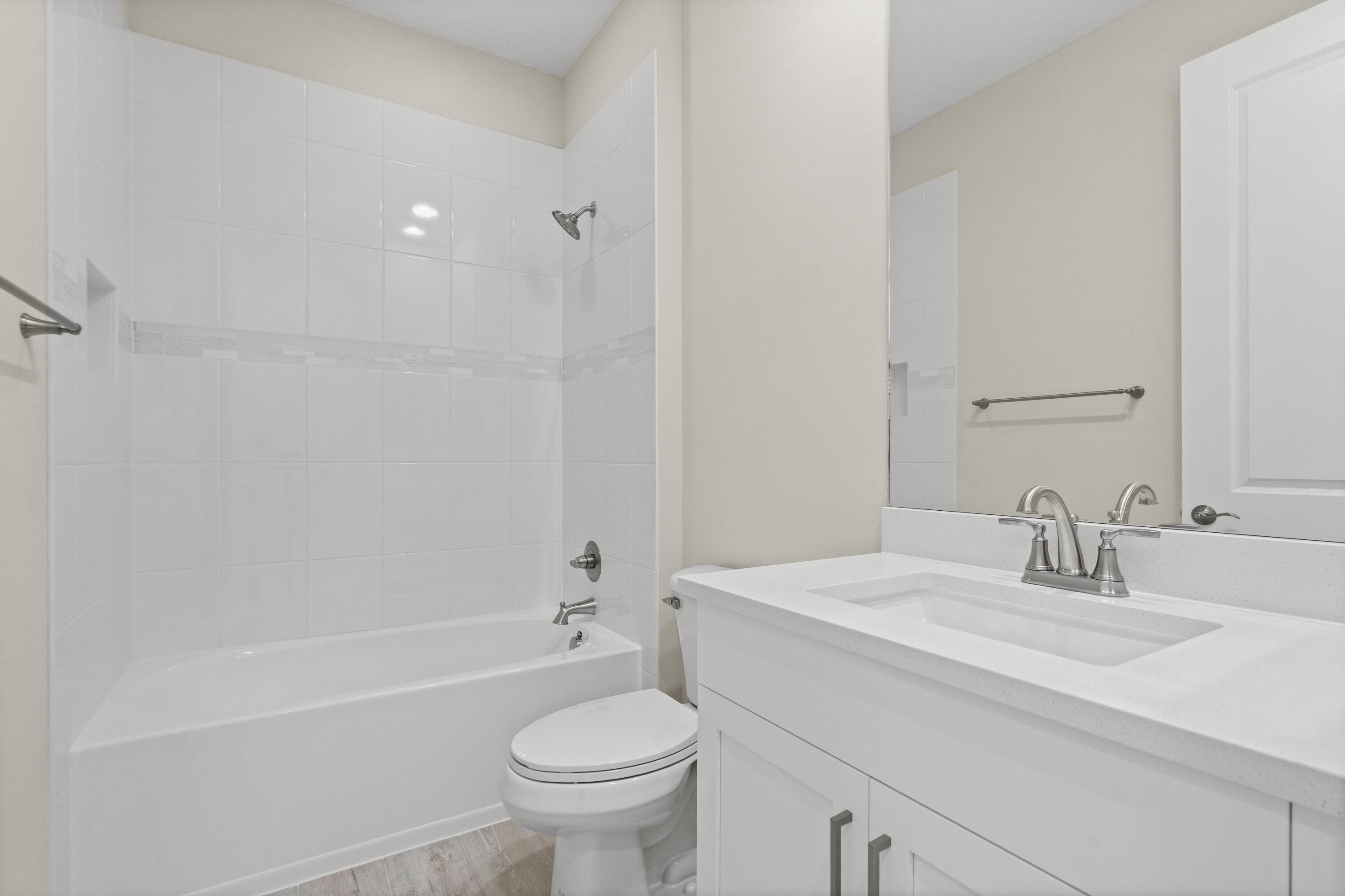 4090 Tower Pointe Way Property Photo 18