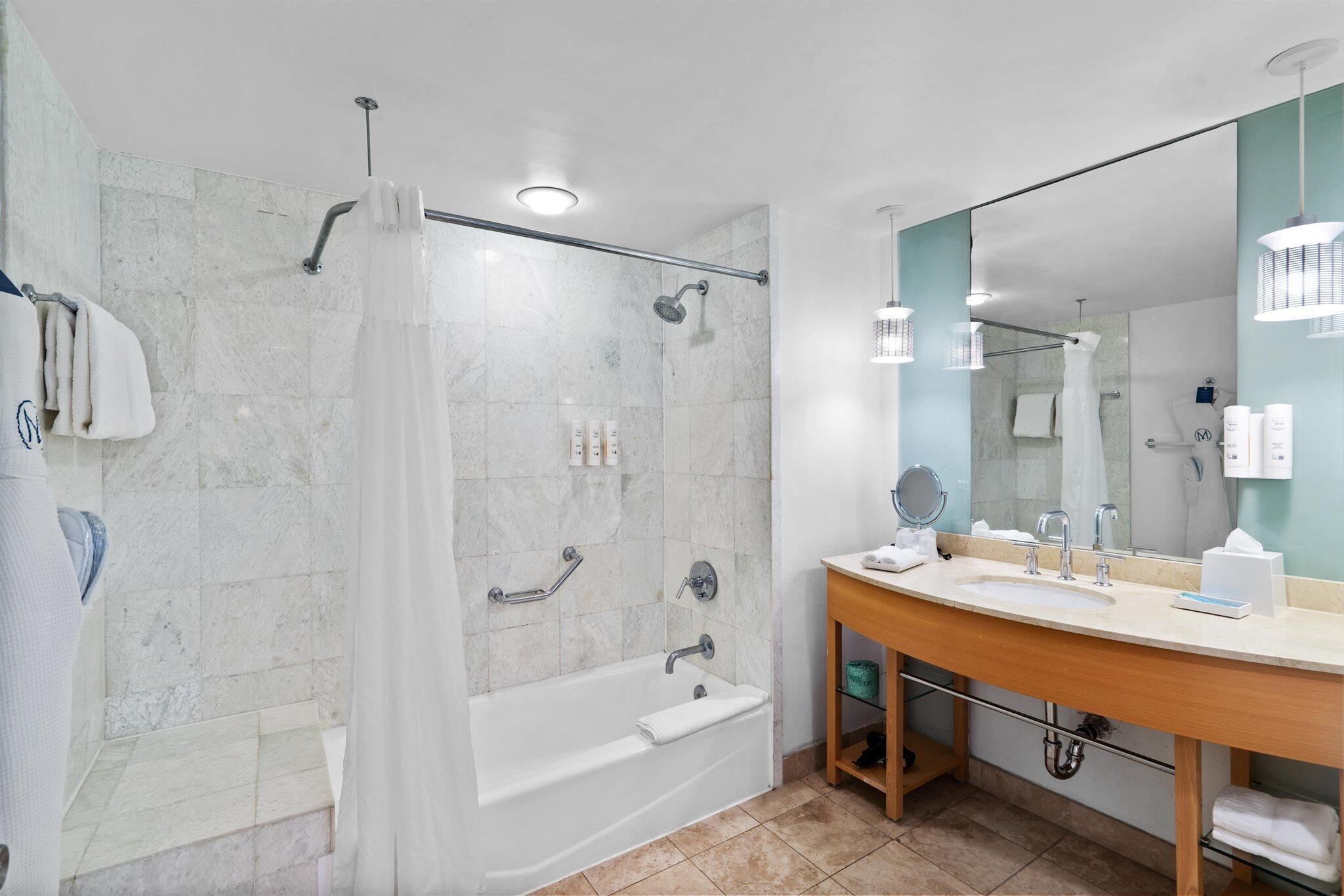 18683 Collins Avenue 1403 Property Photo 14