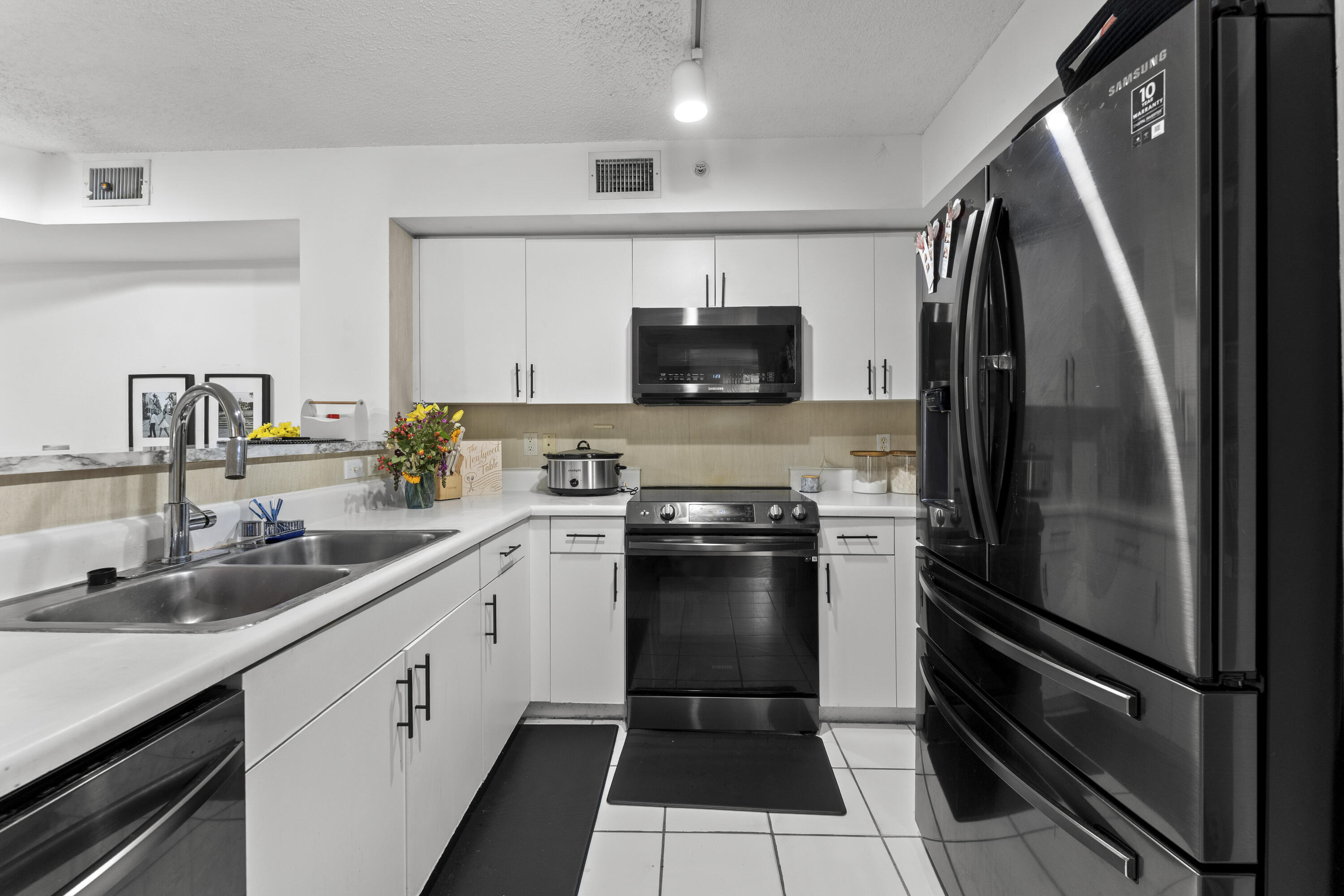 4812 N State Road 7 12205 Property Photo 11