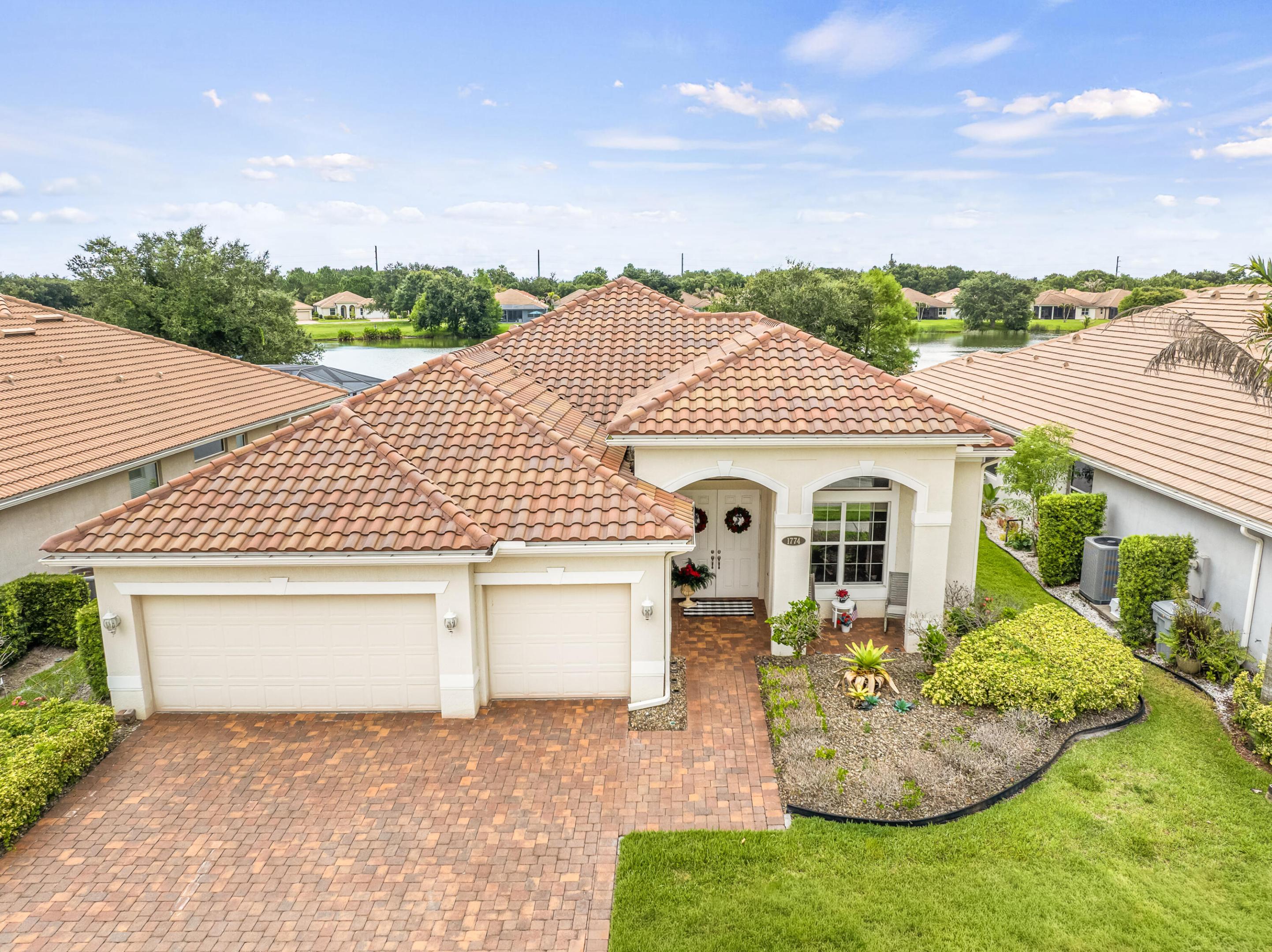 1774 Belmont Circle Sw Property Photo 1