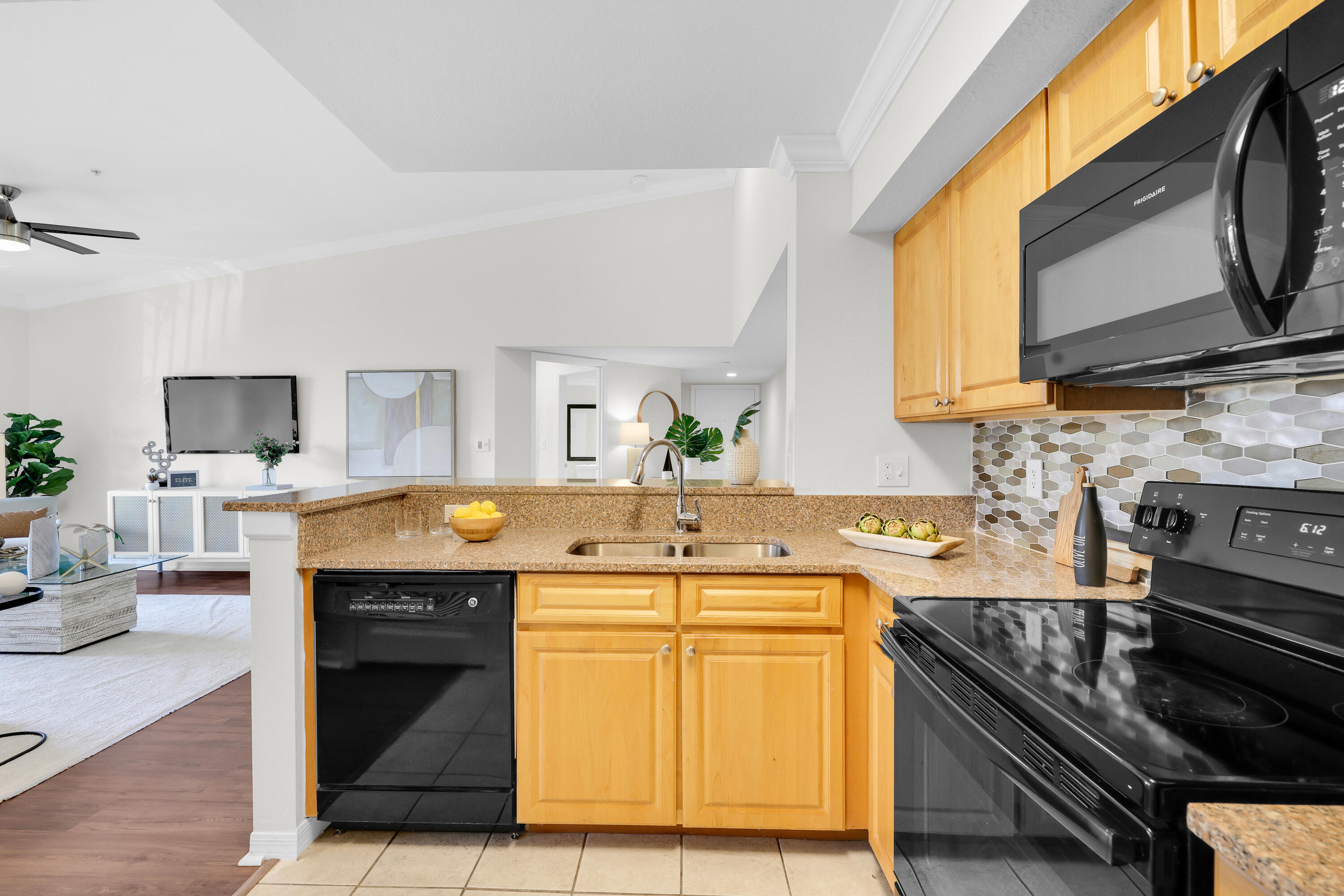 15035 Michelangelo Boulevard 303 Property Photo 8
