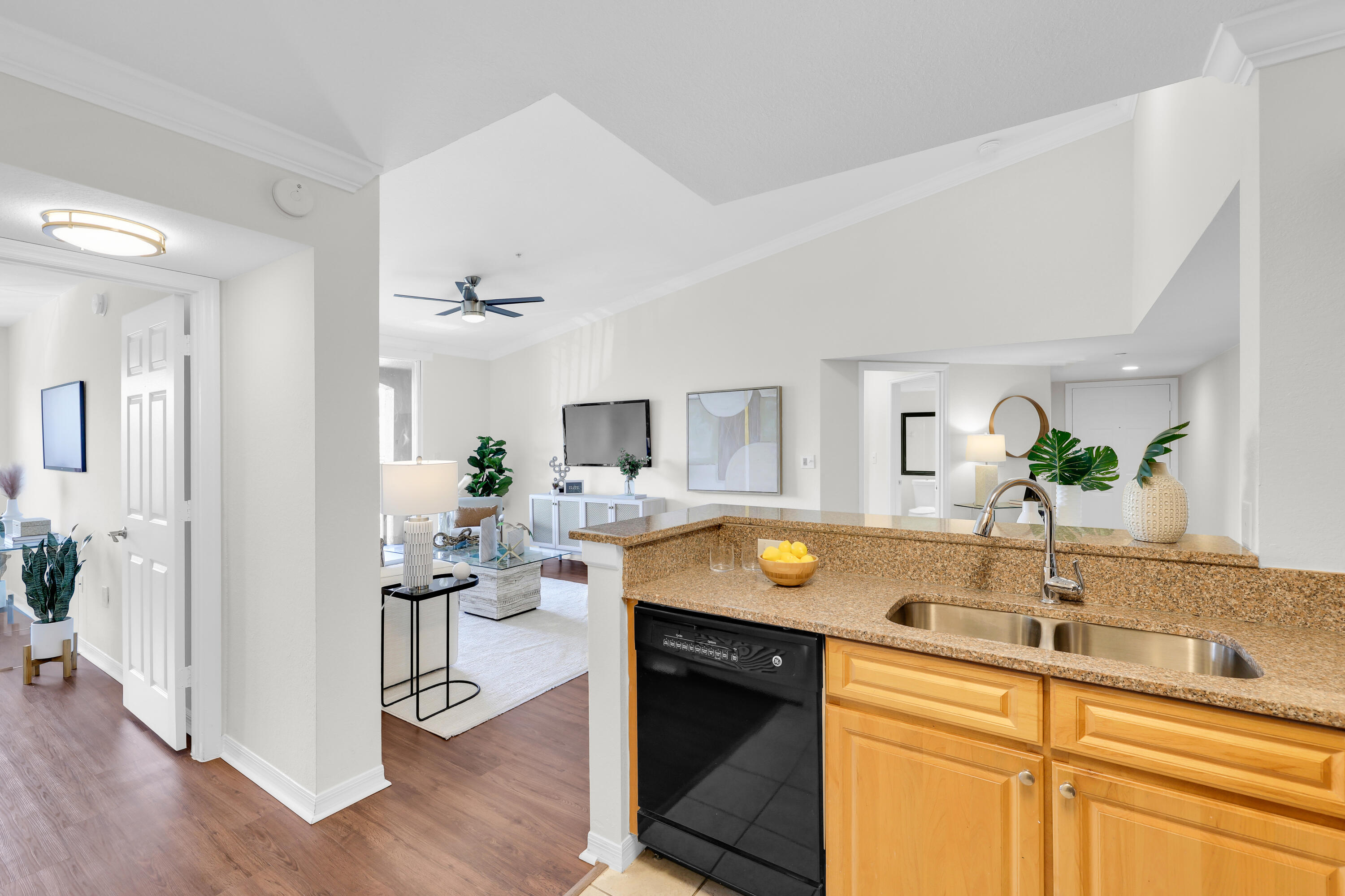 15035 Michelangelo Boulevard 303 Property Photo 13