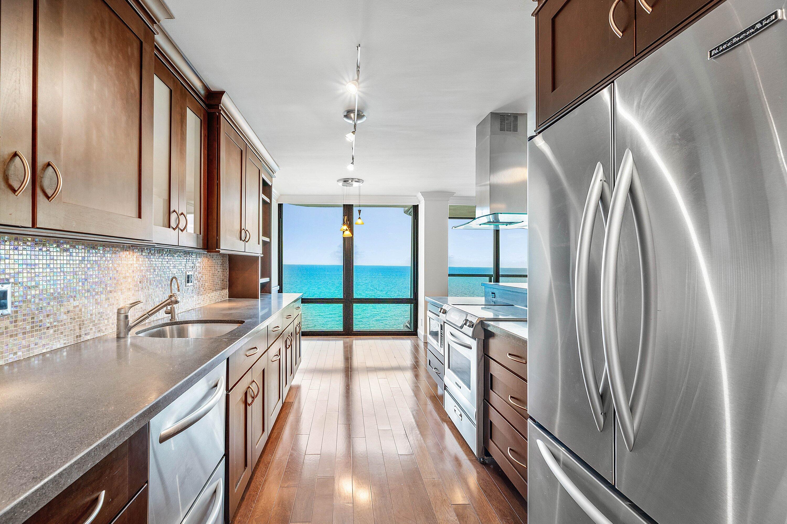 250 S Ocean Boulevard 11c Property Photo 7